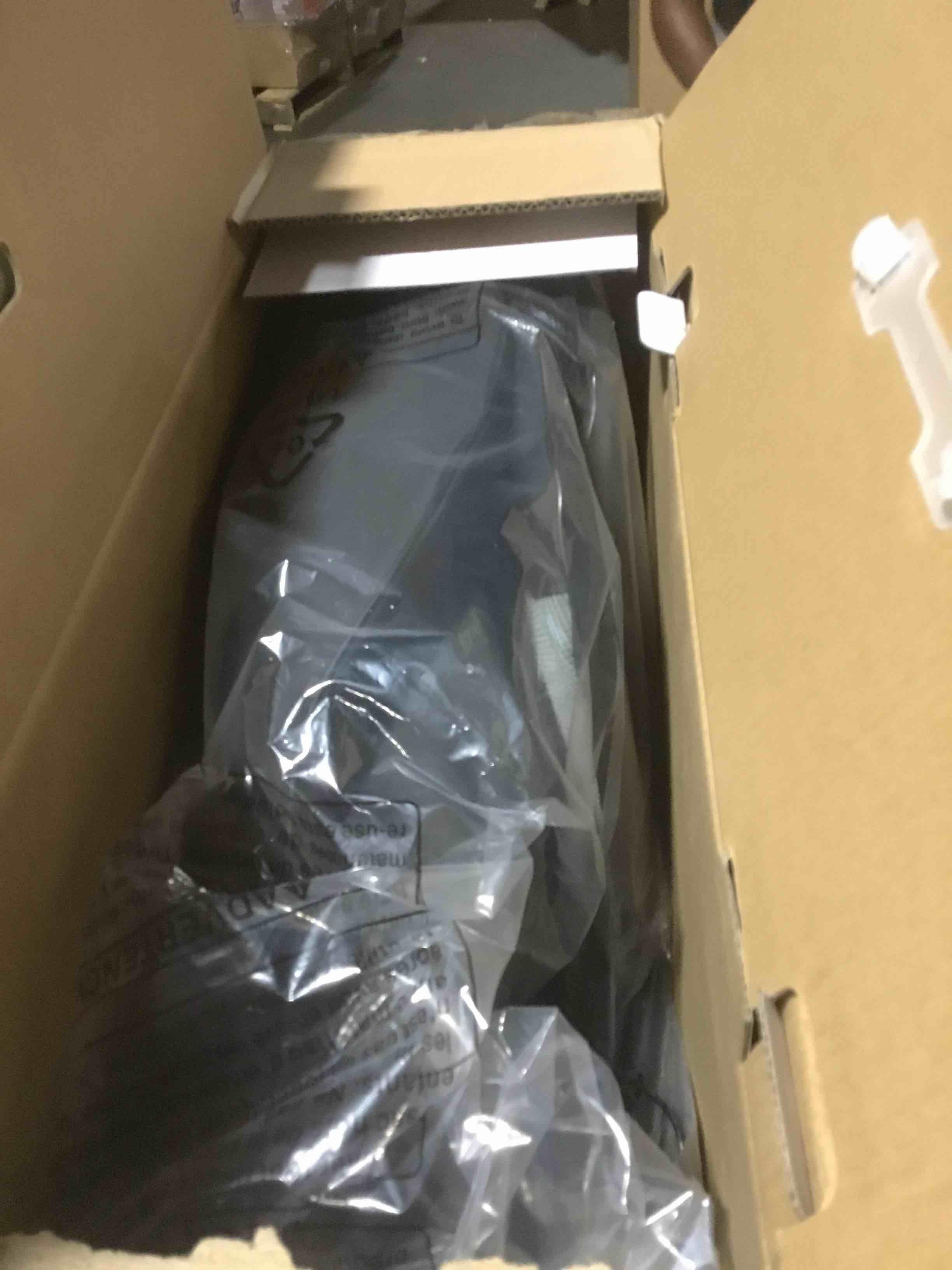 https://s3.amazonaws.com/lotting-images-prod/bidfta/PNK3627156_1748606240334.jpeg