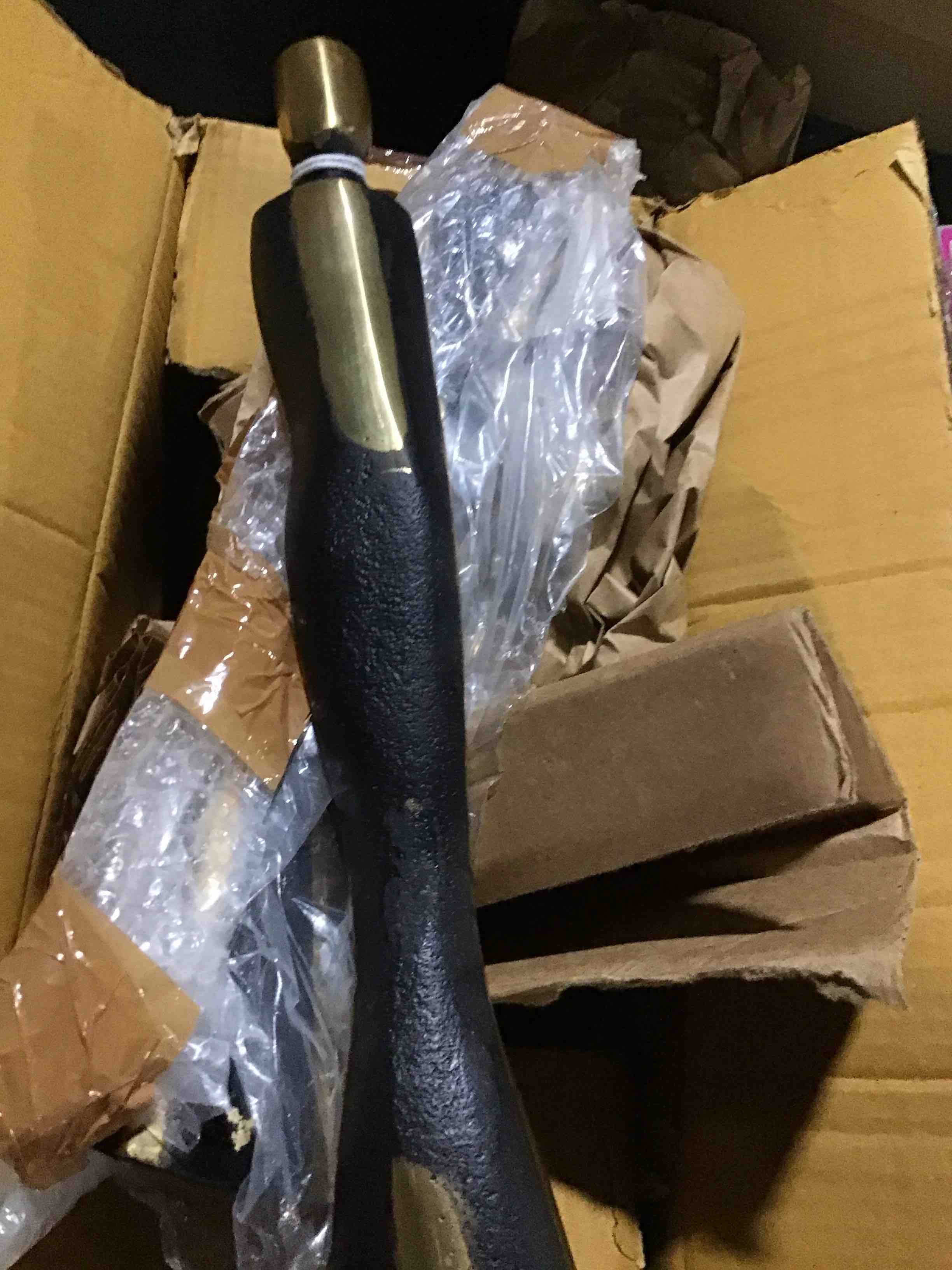 https://s3.amazonaws.com/lotting-images-prod/bidfta/PNK3628334_1750255490314.jpeg