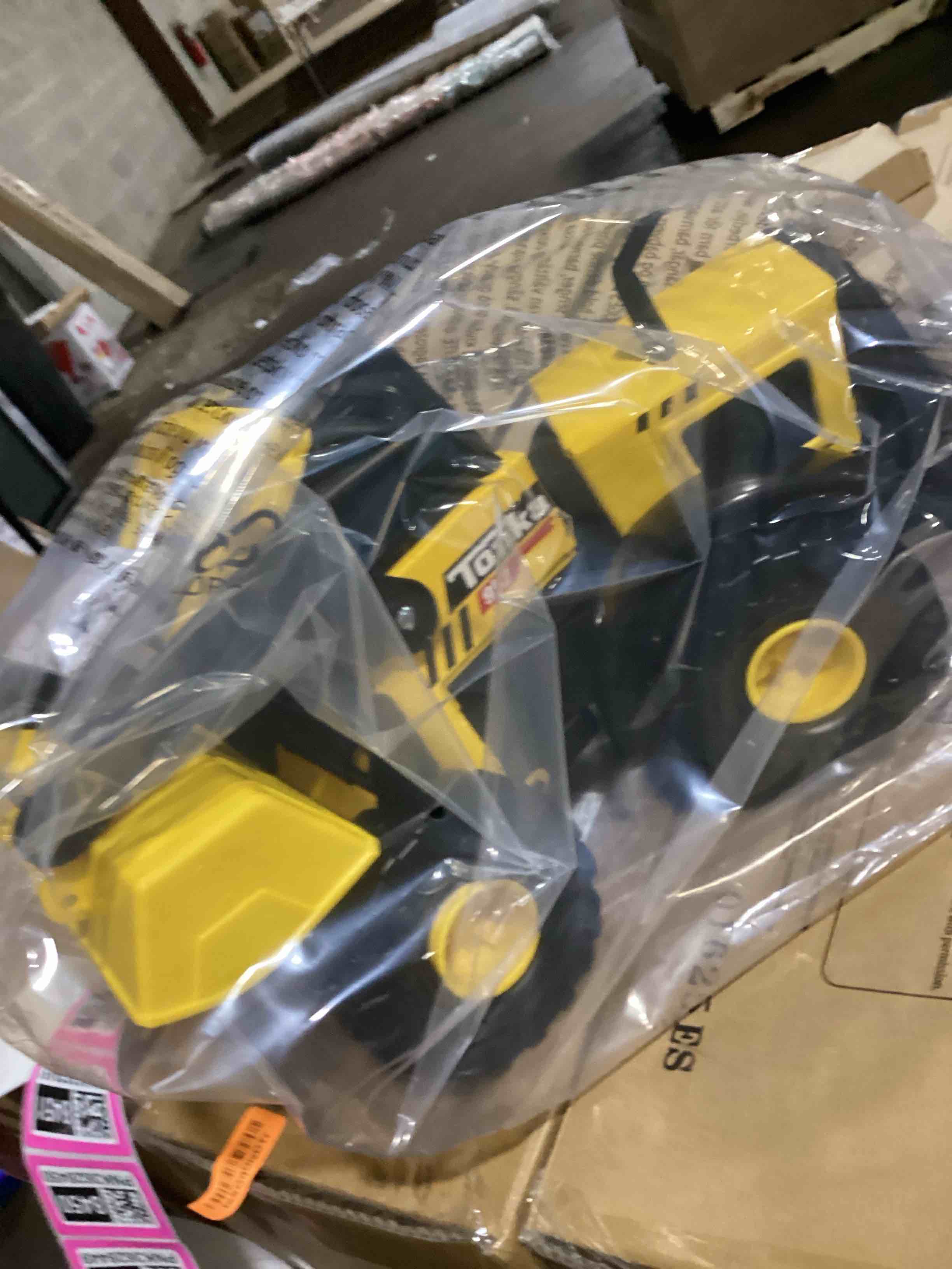 https://s3.amazonaws.com/lotting-images-prod/bidfta/PNK3628432_1750677979532.jpeg