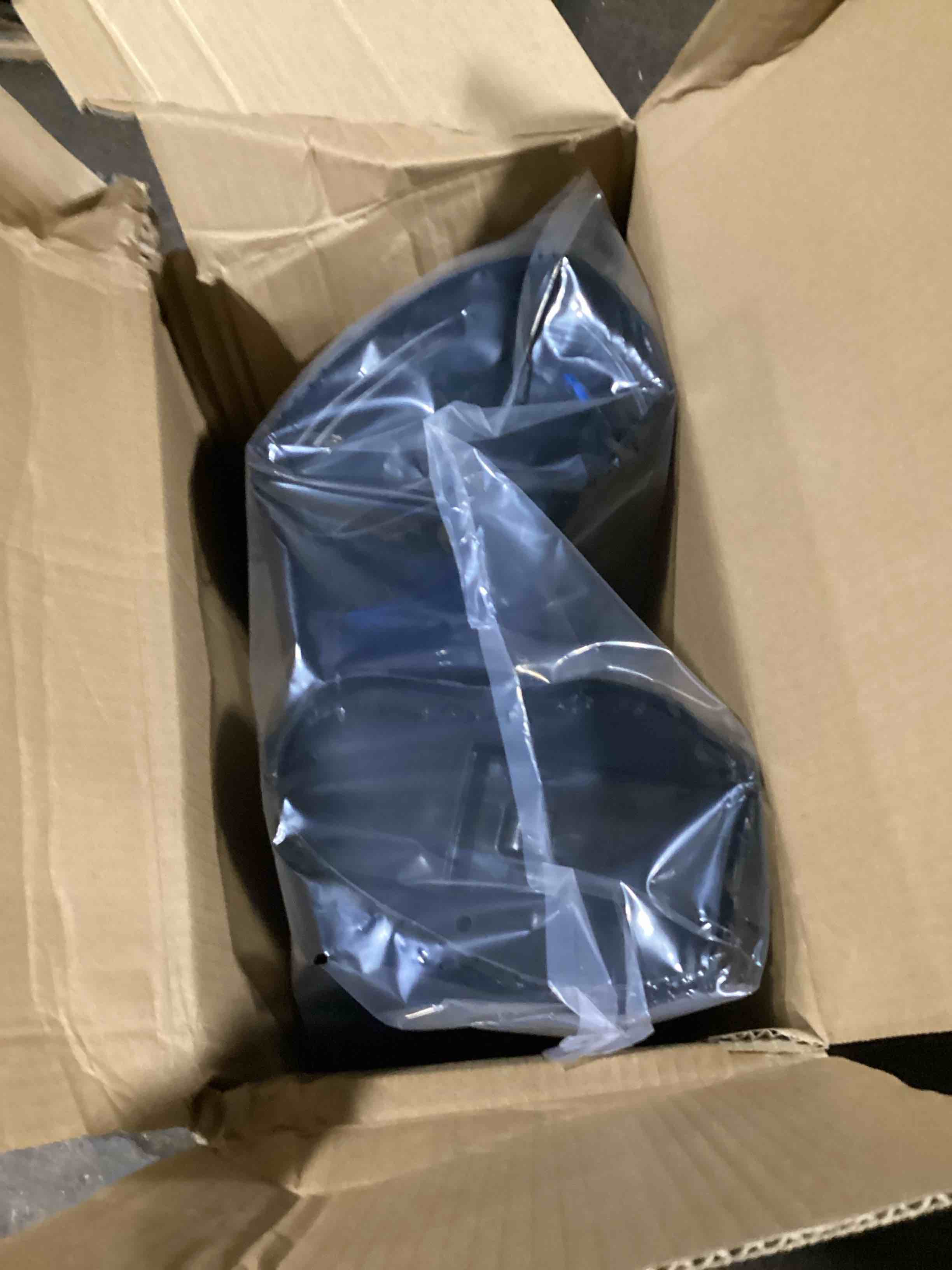 https://s3.amazonaws.com/lotting-images-prod/bidfta/PNK3628699_1750688469986.jpeg