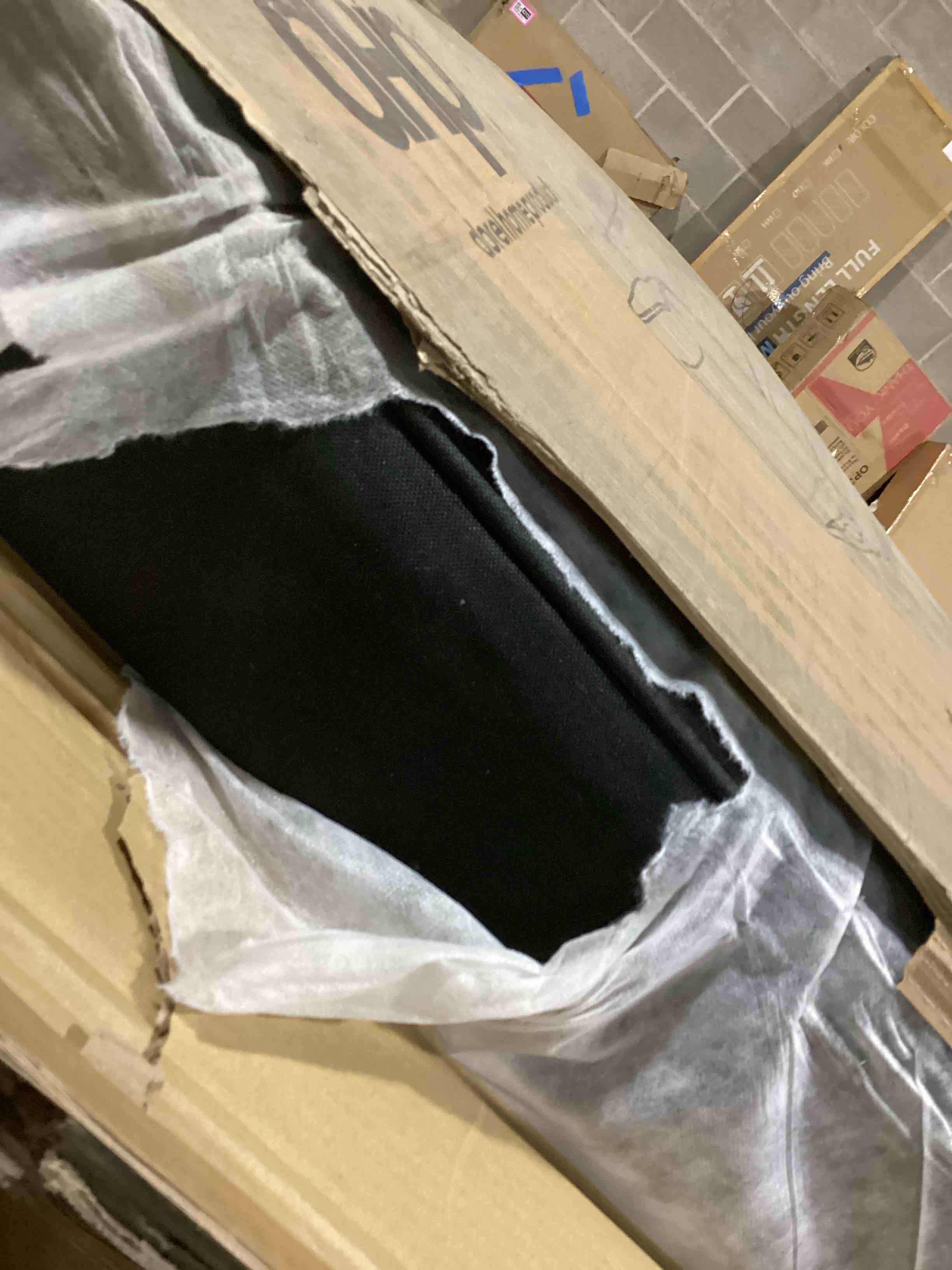 https://s3.amazonaws.com/lotting-images-prod/bidfta/PNK3629108_1751388586123.jpeg