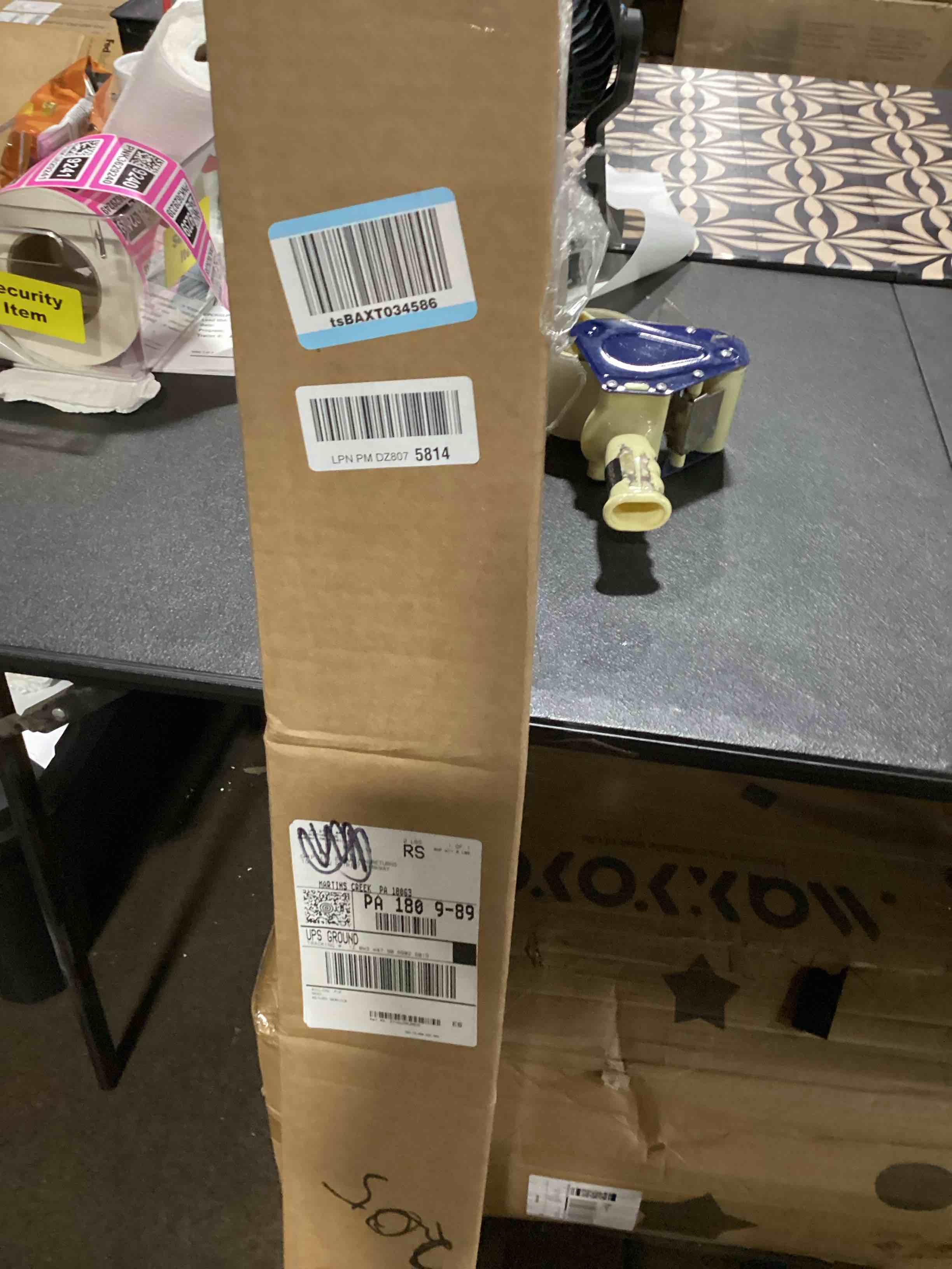 https://s3.amazonaws.com/lotting-images-prod/bidfta/PNK3629233_1751473036602.jpeg