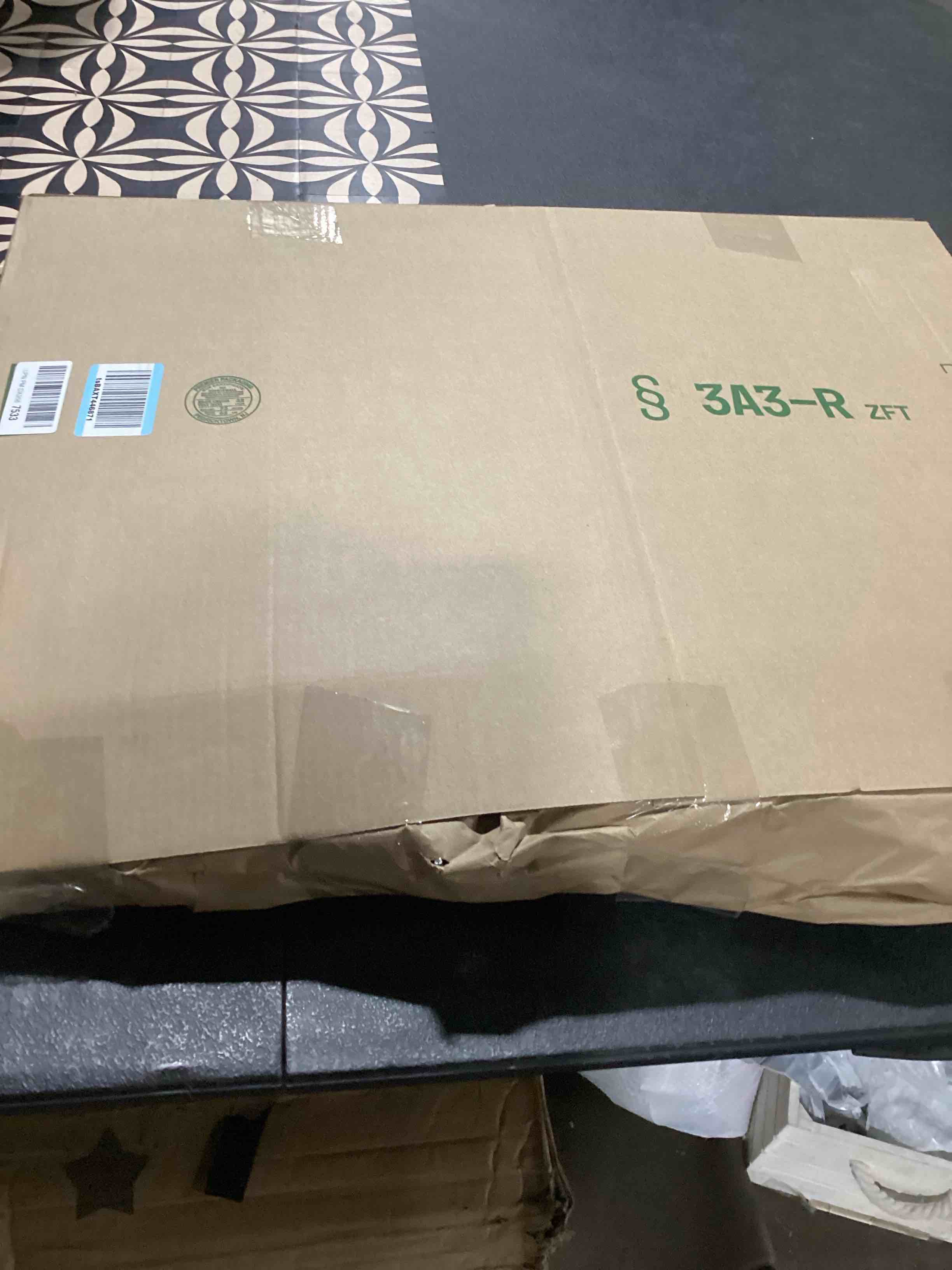 https://s3.amazonaws.com/lotting-images-prod/bidfta/PNK3629236_1751473426249.jpeg