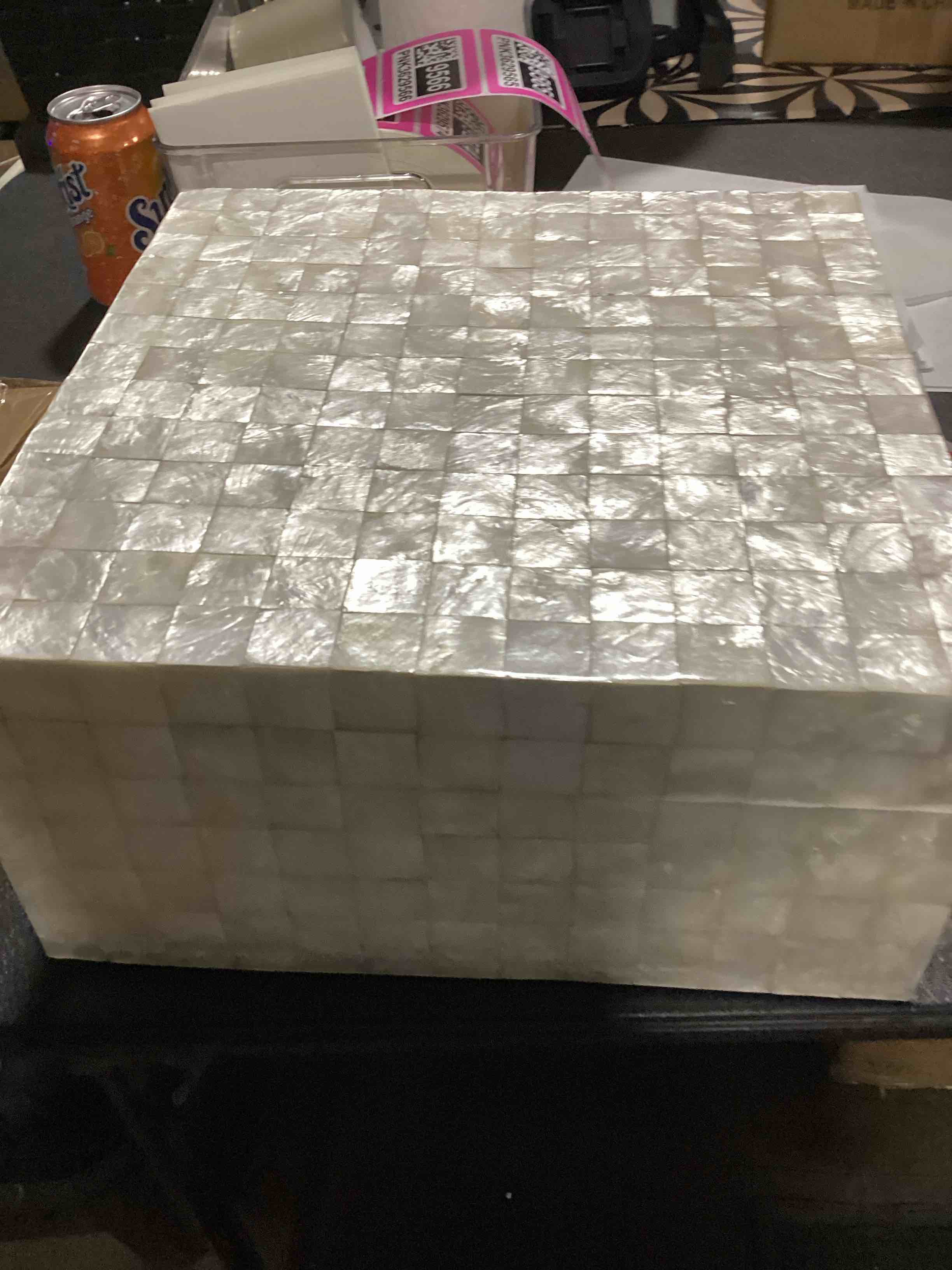 https://s3.amazonaws.com/lotting-images-prod/bidfta/PNK3629560_1752500118122.jpeg