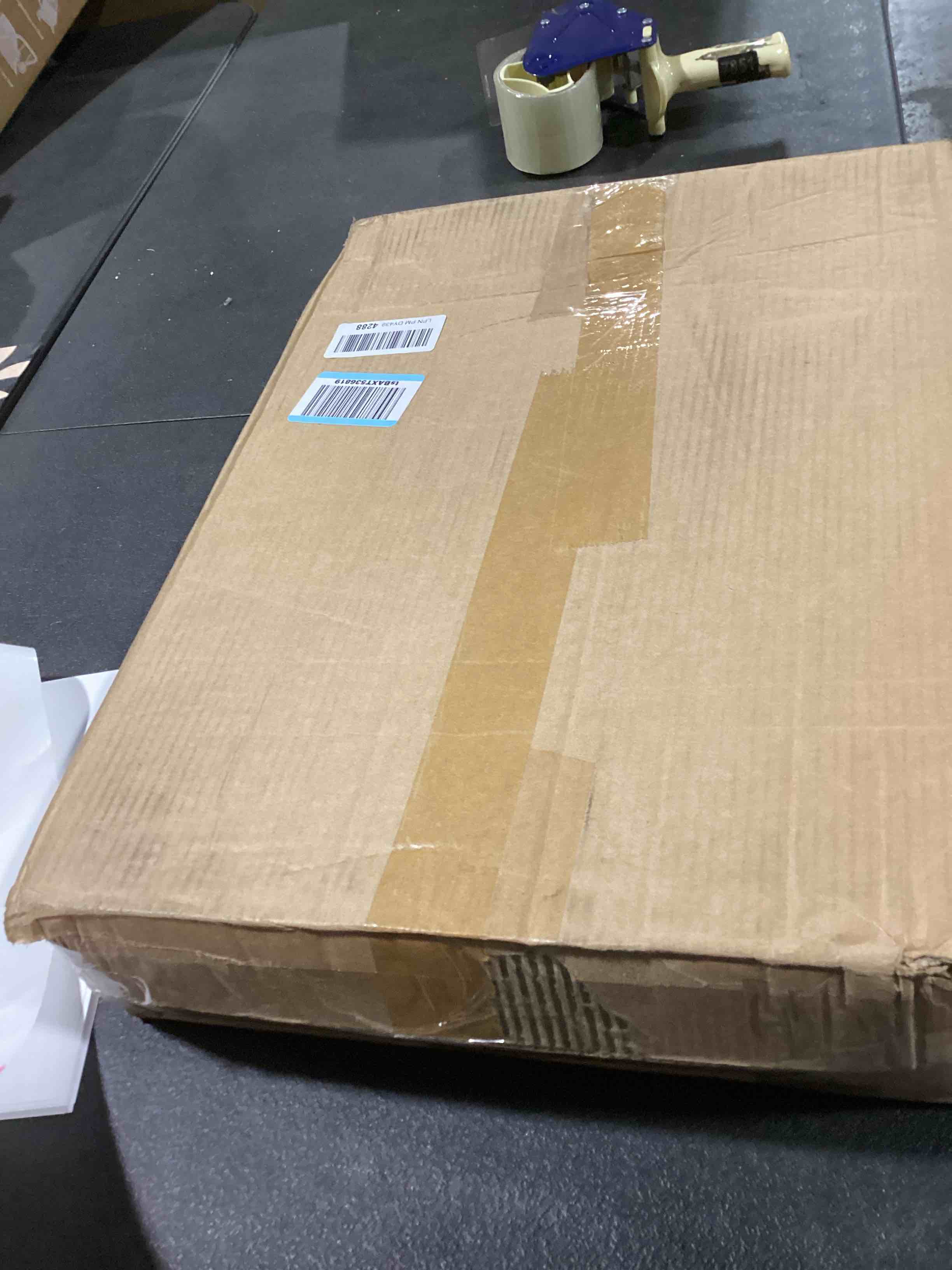 https://s3.amazonaws.com/lotting-images-prod/bidfta/PNK3629586_1752519069170.jpeg