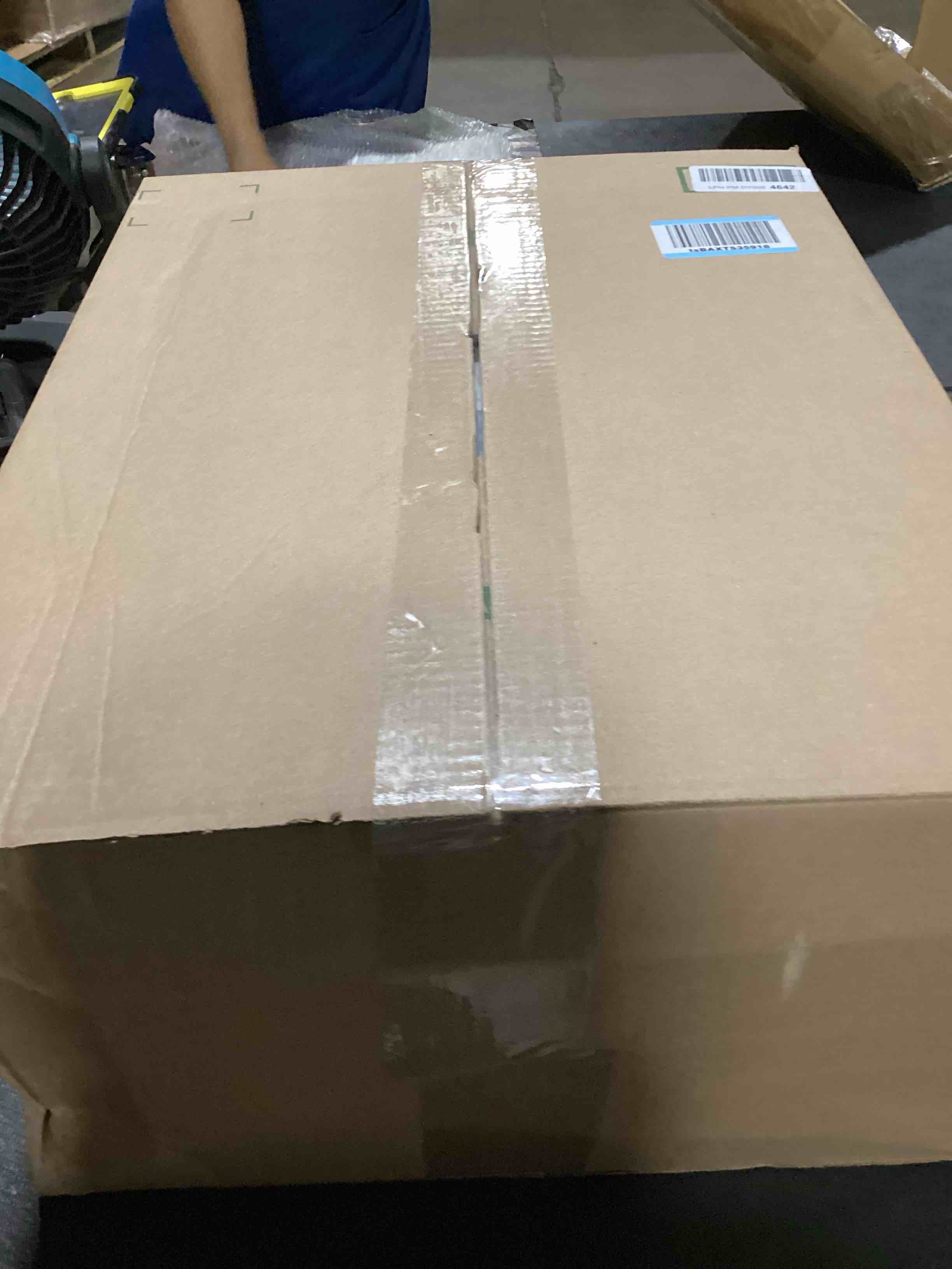 https://s3.amazonaws.com/lotting-images-prod/bidfta/PNK3629614_1752579945551.jpeg