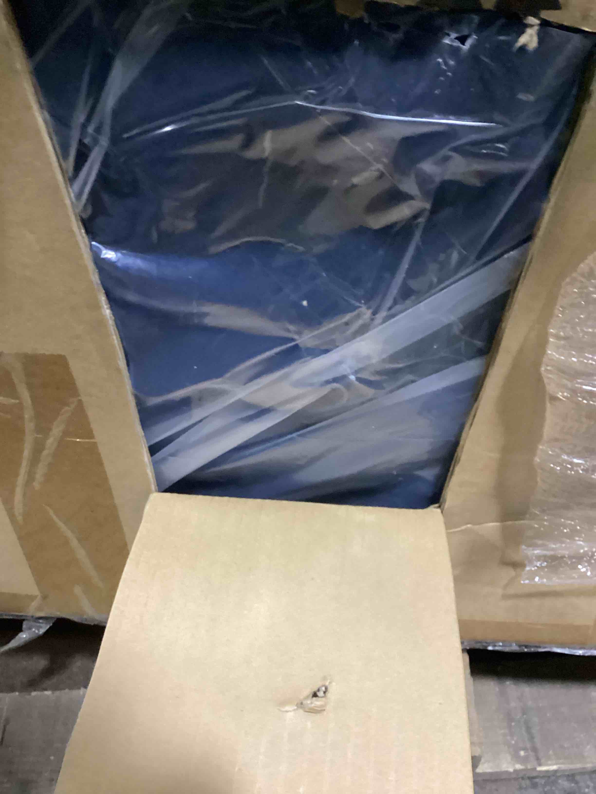 https://s3.amazonaws.com/lotting-images-prod/bidfta/PNK3630294_1754314881759.jpeg