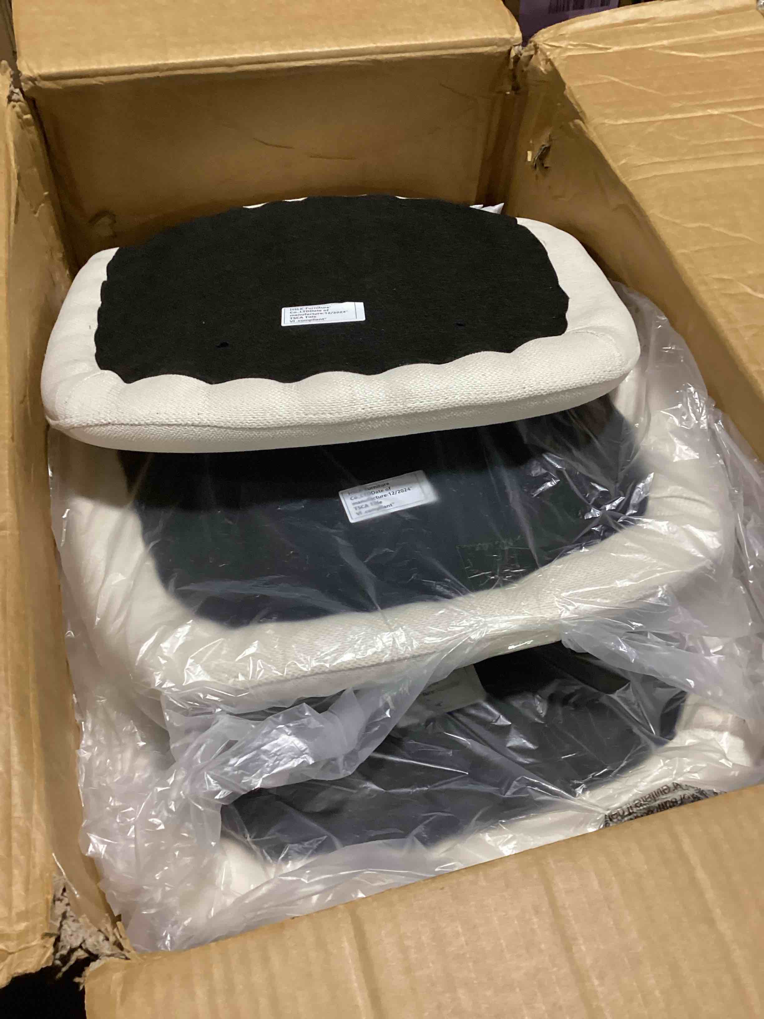https://s3.amazonaws.com/lotting-images-prod/bidfta/PNK3631734_1750357295150.jpeg