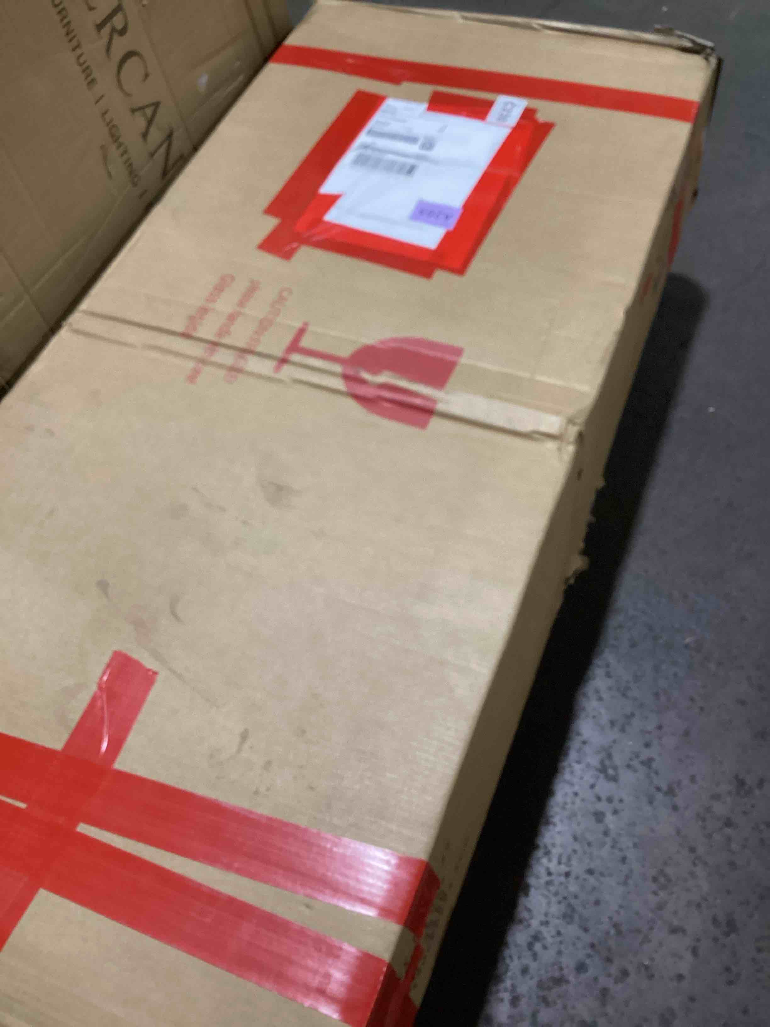 https://s3.amazonaws.com/lotting-images-prod/bidfta/PNK3632440_1751027005402.jpeg
