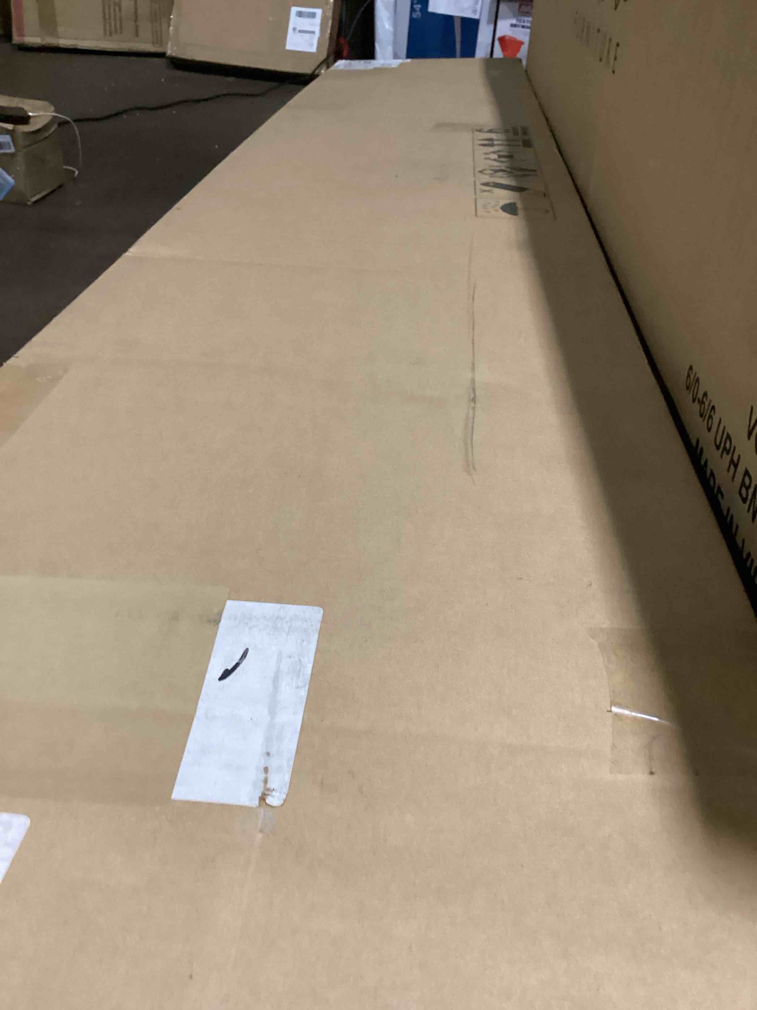 https://s3.amazonaws.com/lotting-images-prod/bidfta/PNK3632961_1751458095603.jpeg