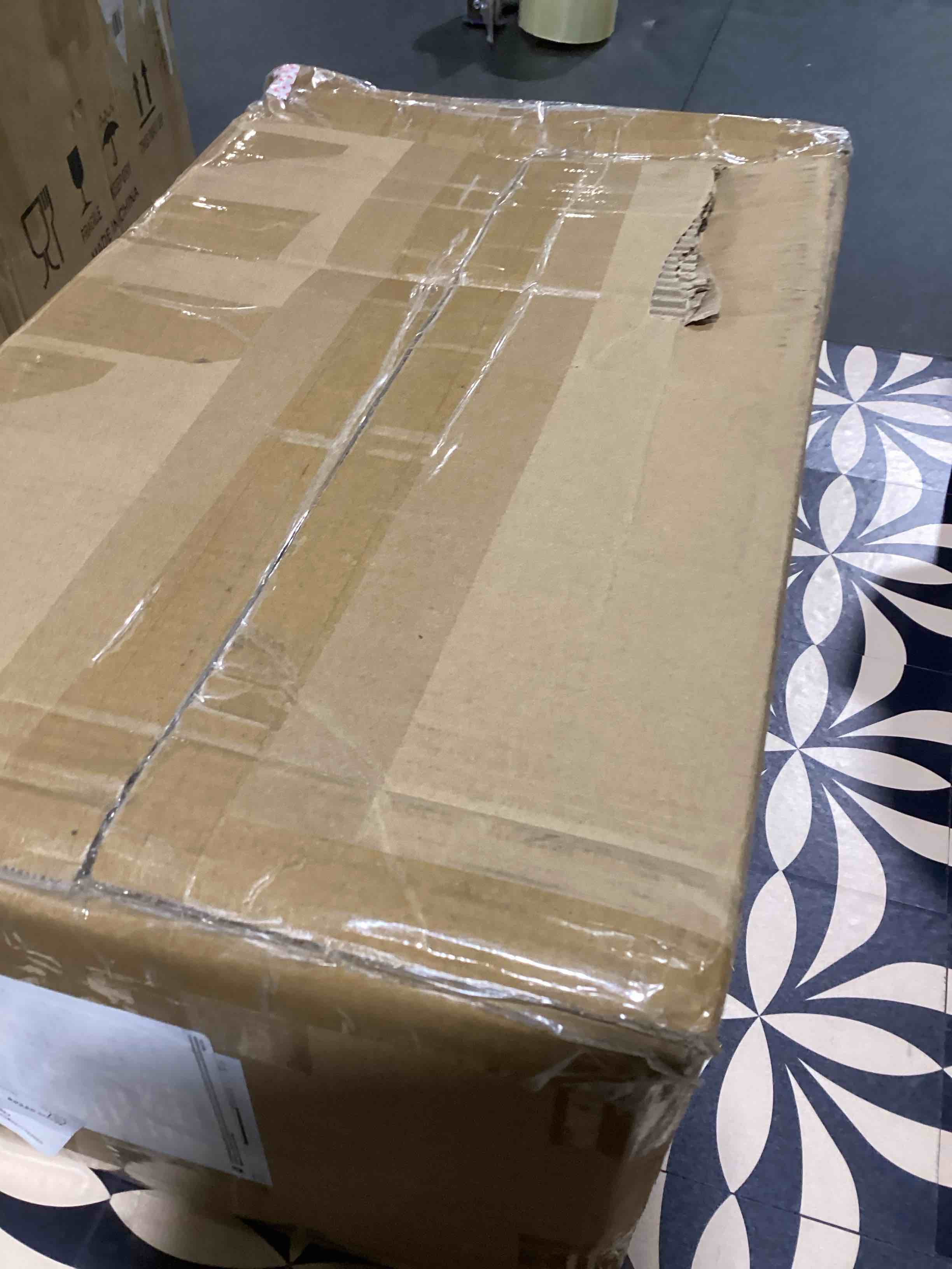 https://s3.amazonaws.com/lotting-images-prod/bidfta/PNK3632970_1751462670739.jpeg