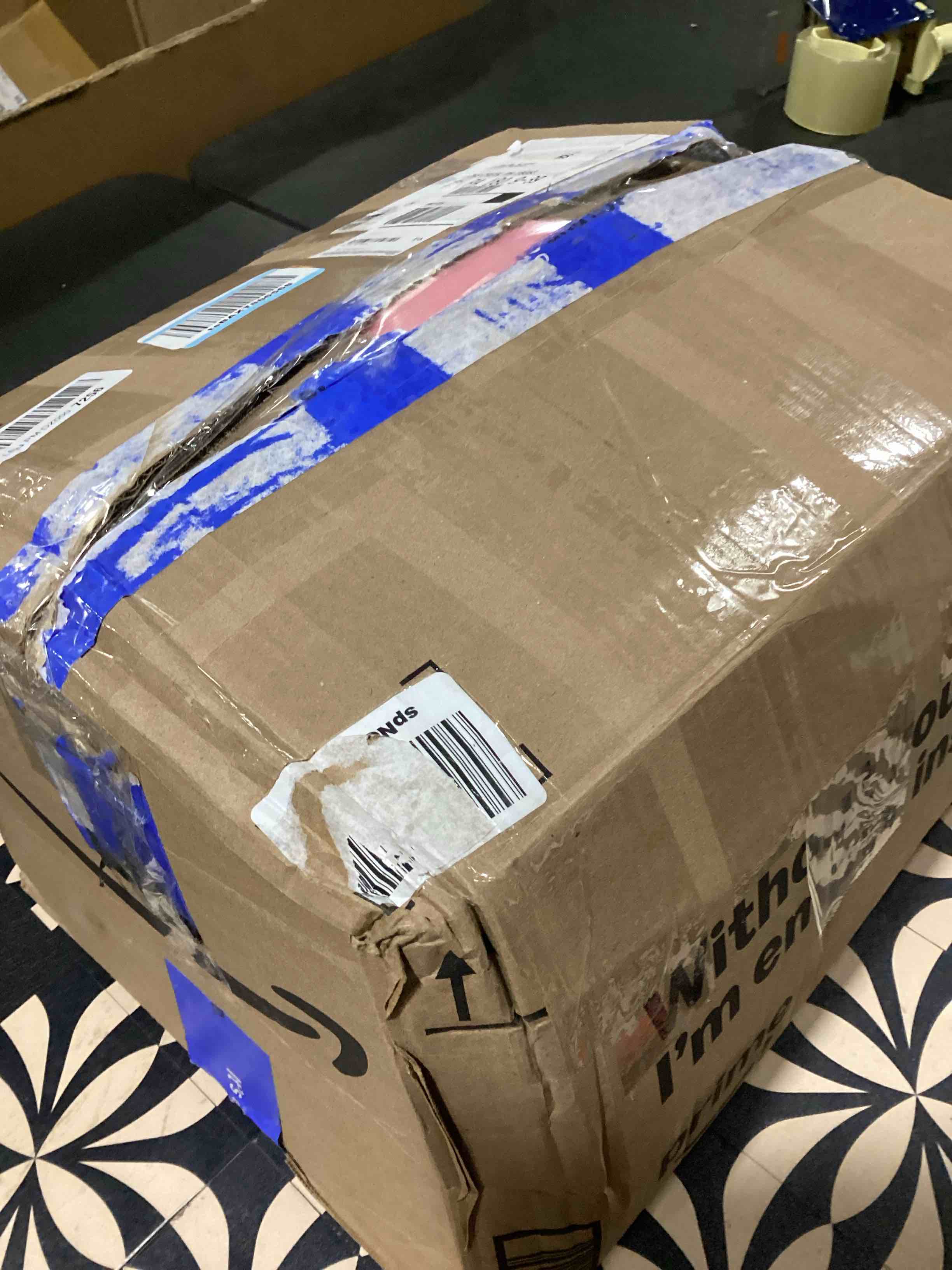 https://s3.amazonaws.com/lotting-images-prod/bidfta/PNK3633240_1751976977802.jpeg