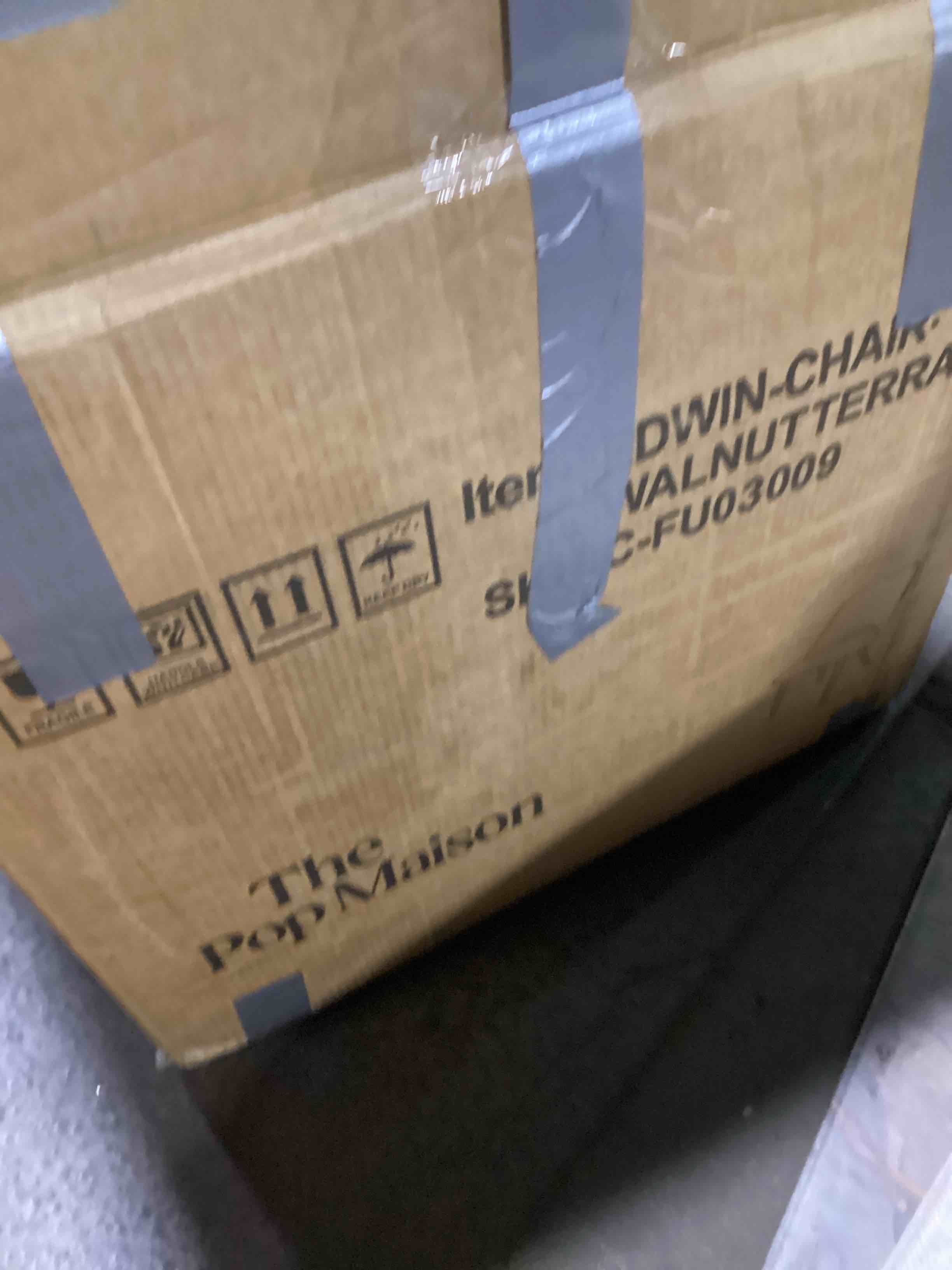 https://s3.amazonaws.com/lotting-images-prod/bidfta/PNK3633487_1752162369109.jpeg