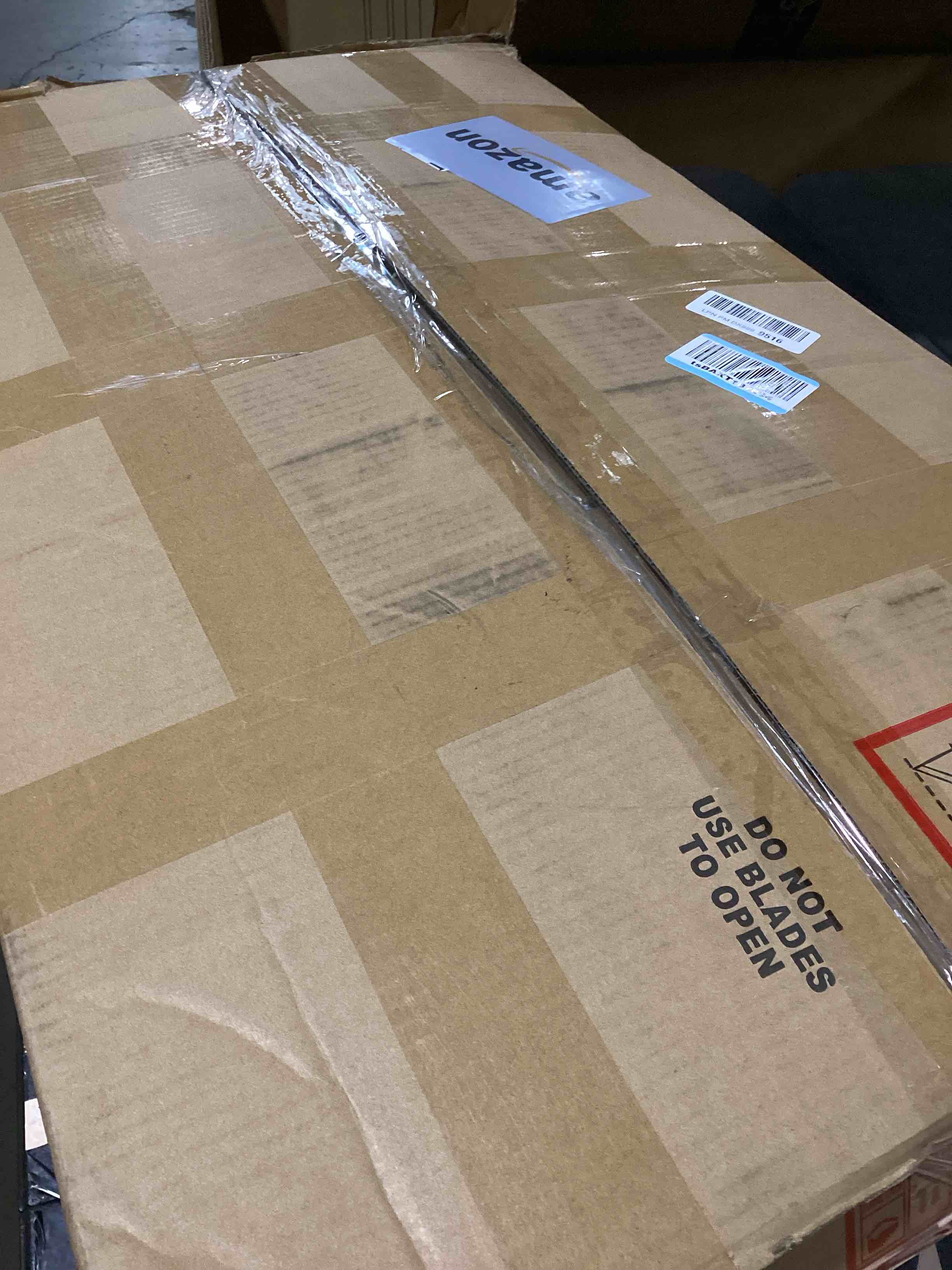 https://s3.amazonaws.com/lotting-images-prod/bidfta/PNK3633544_1752171625096.jpeg