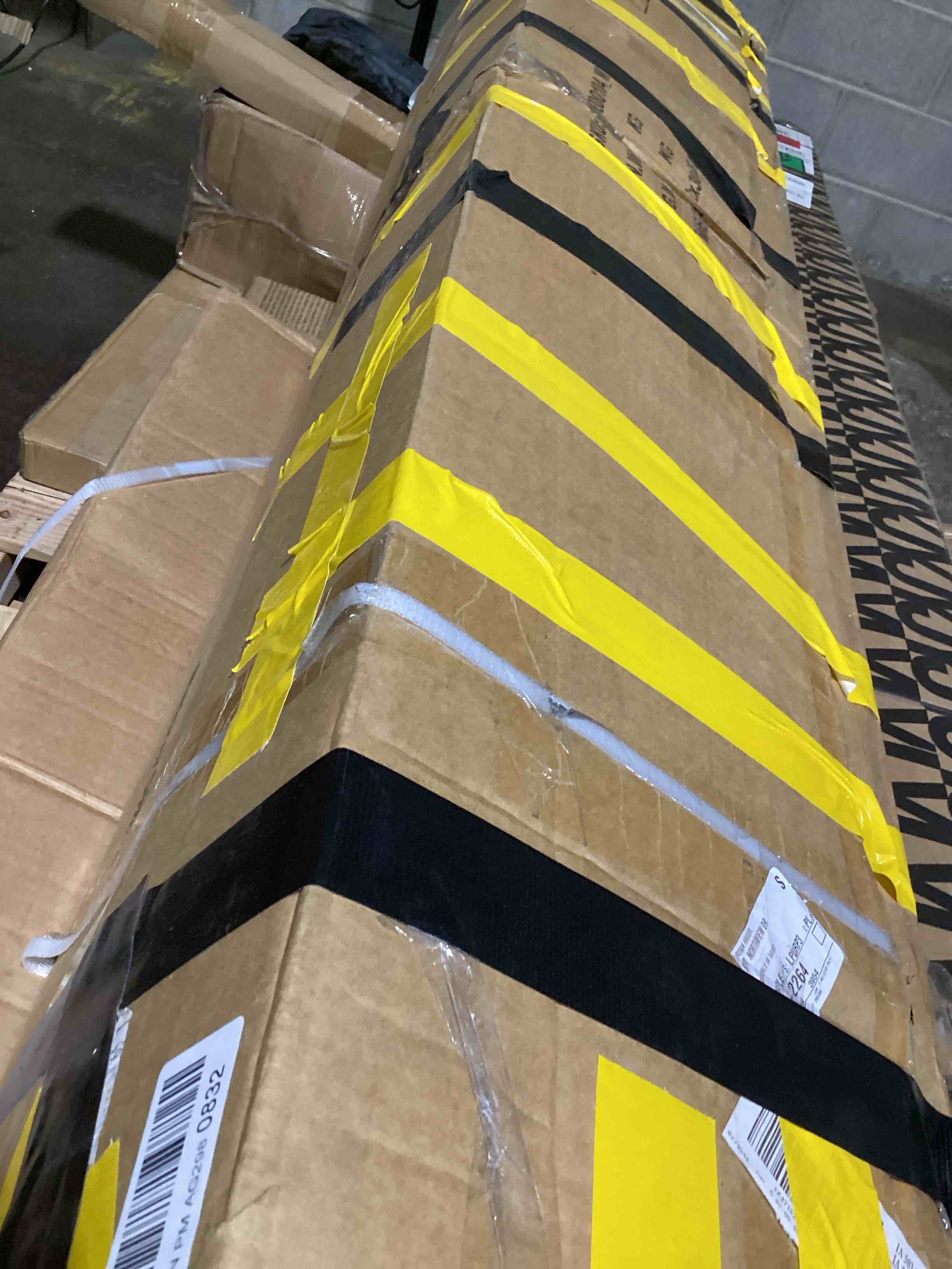 https://s3.amazonaws.com/lotting-images-prod/bidfta/PNK3633759_1752492838542.jpeg
