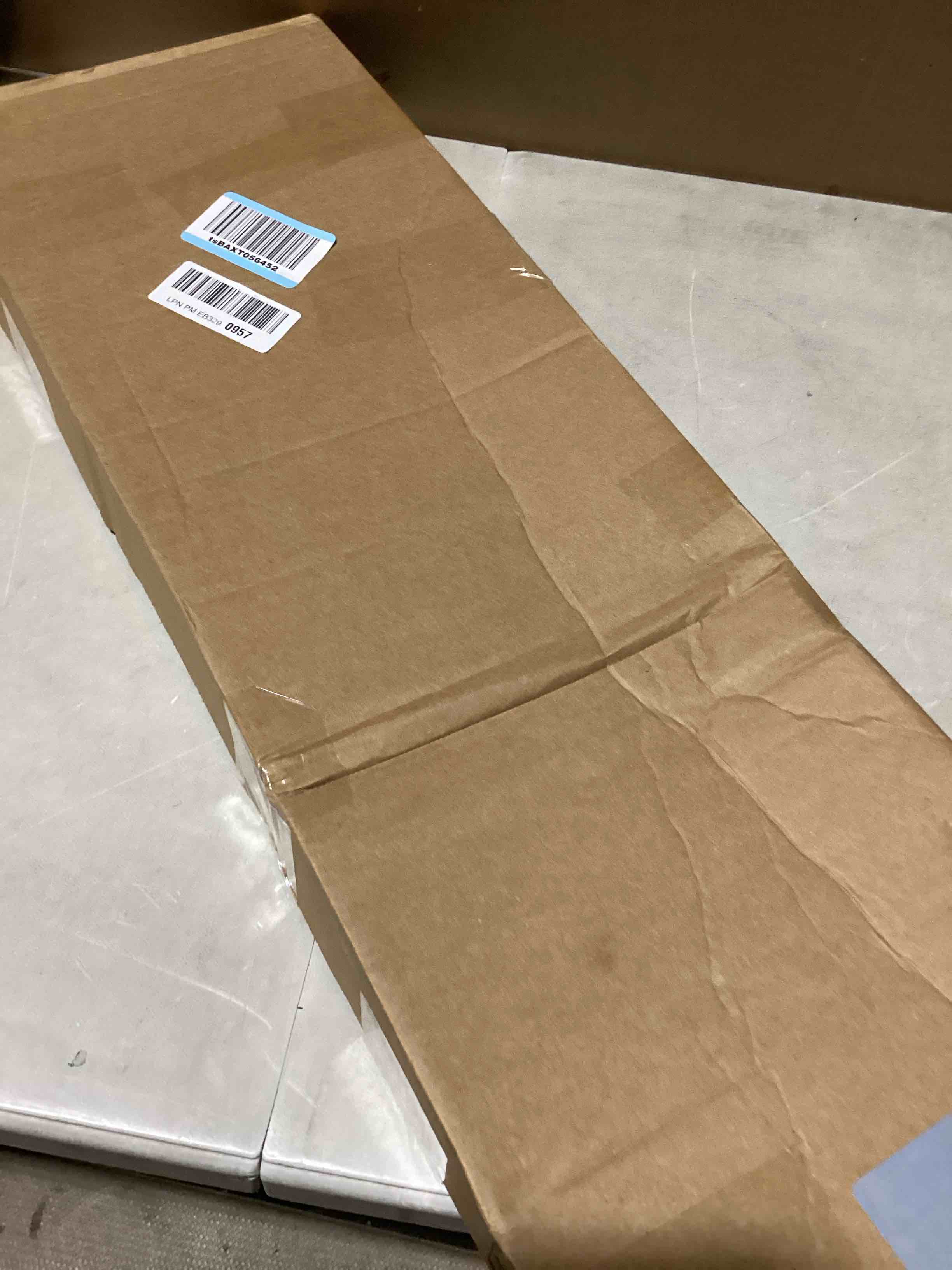 https://s3.amazonaws.com/lotting-images-prod/bidfta/PNK3634023_1752232403792.jpeg
