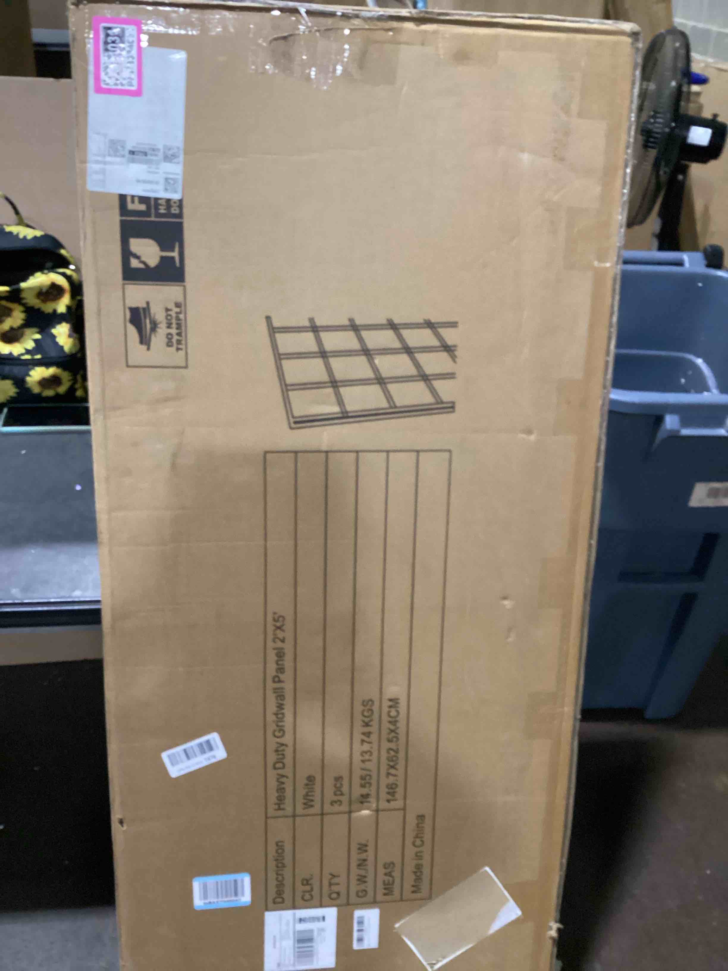 https://s3.amazonaws.com/lotting-images-prod/bidfta/PNK3634031_1752256884469.jpeg