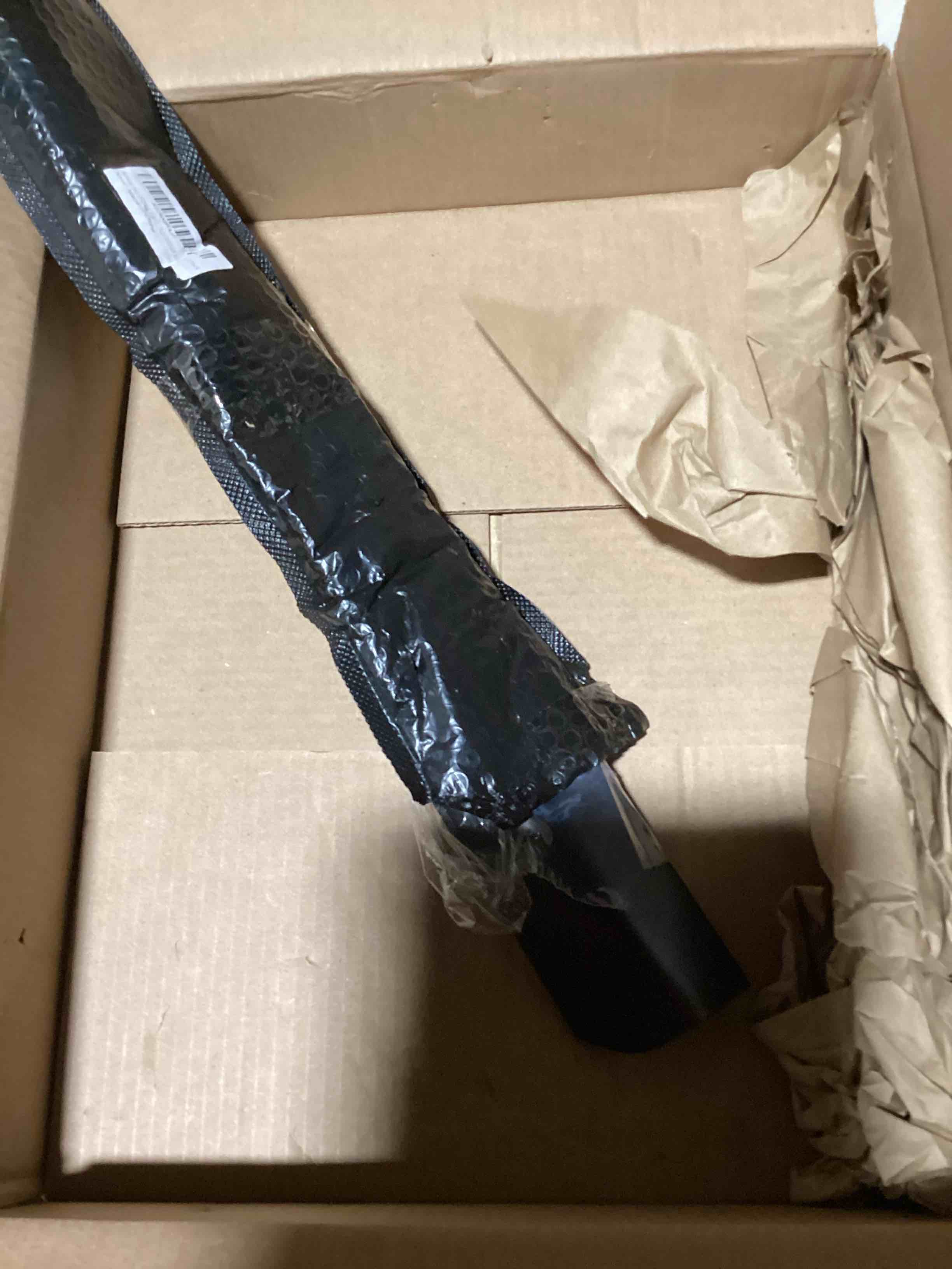 https://s3.amazonaws.com/lotting-images-prod/bidfta/PNK3634117_1752244057738.jpeg