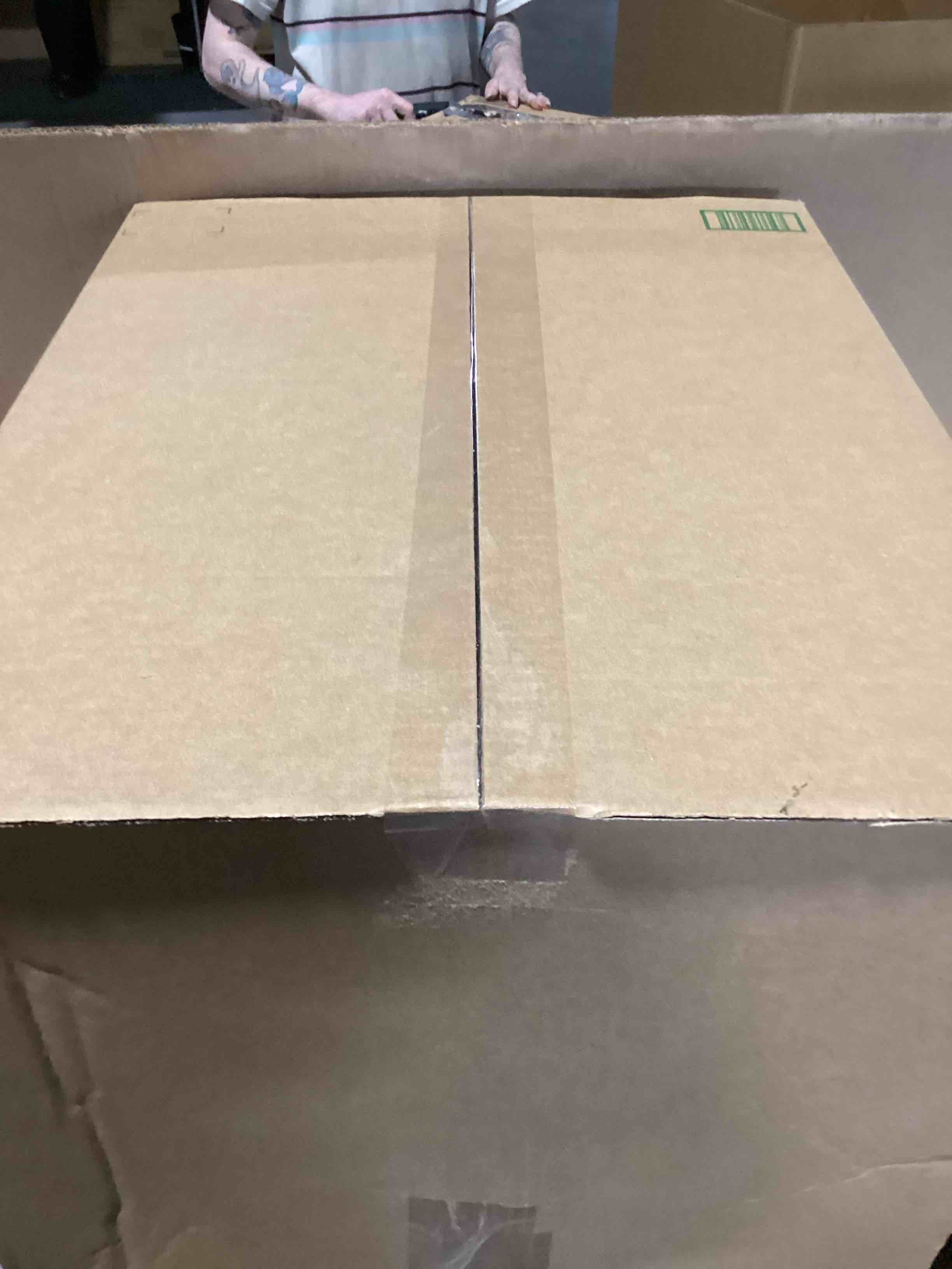 https://s3.amazonaws.com/lotting-images-prod/bidfta/PNK3634136_1752248440902.jpeg