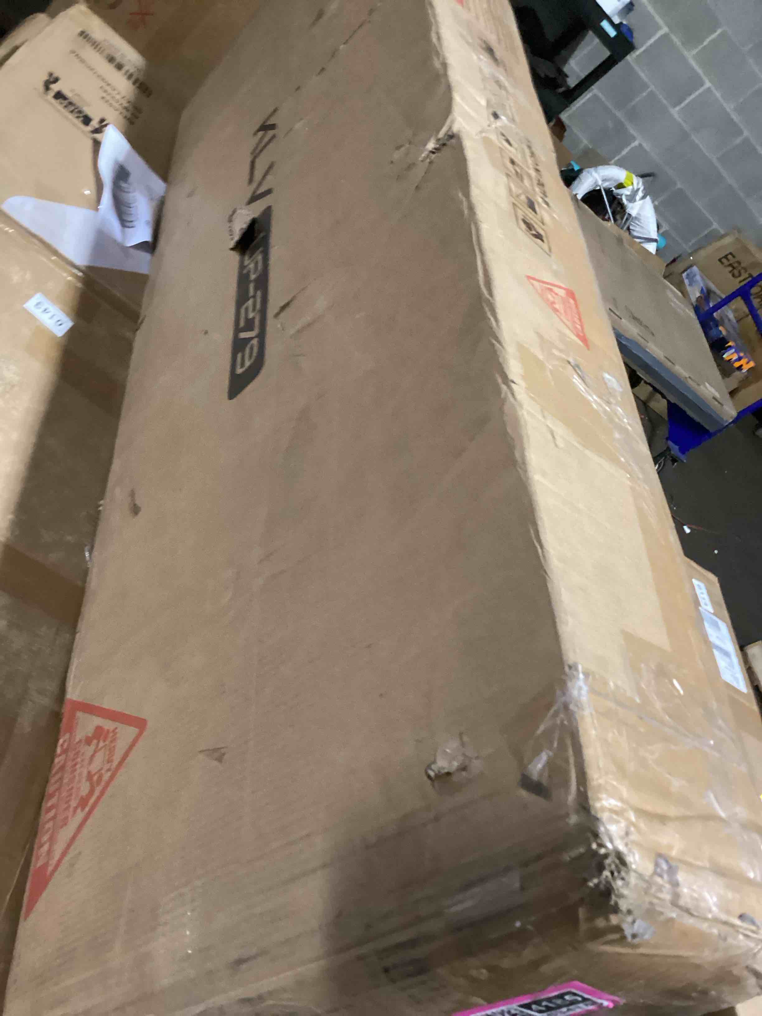 https://s3.amazonaws.com/lotting-images-prod/bidfta/PNK3634185_1752499128250.jpeg