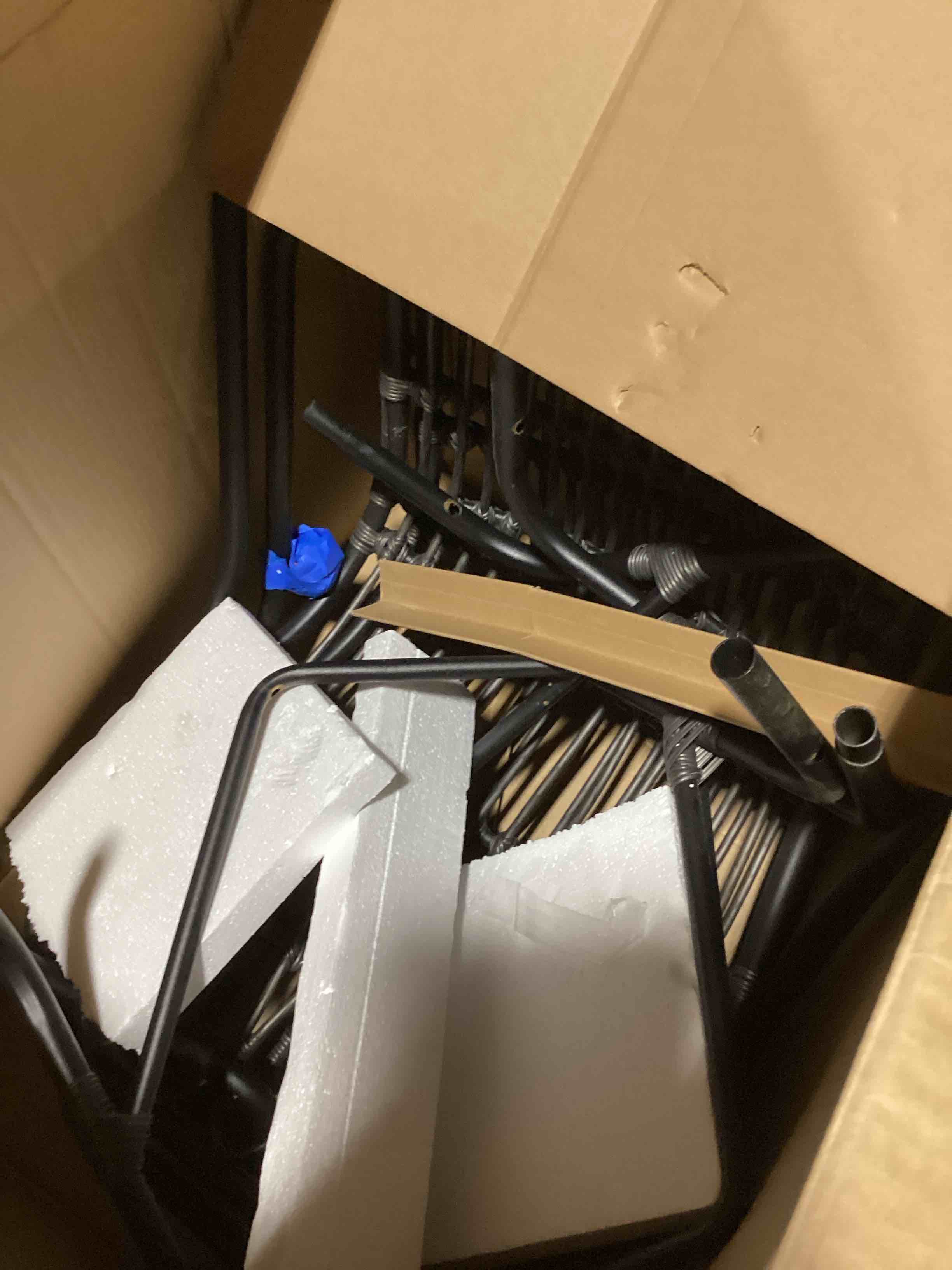 https://s3.amazonaws.com/lotting-images-prod/bidfta/PNK3634218_1752509527712.jpeg
