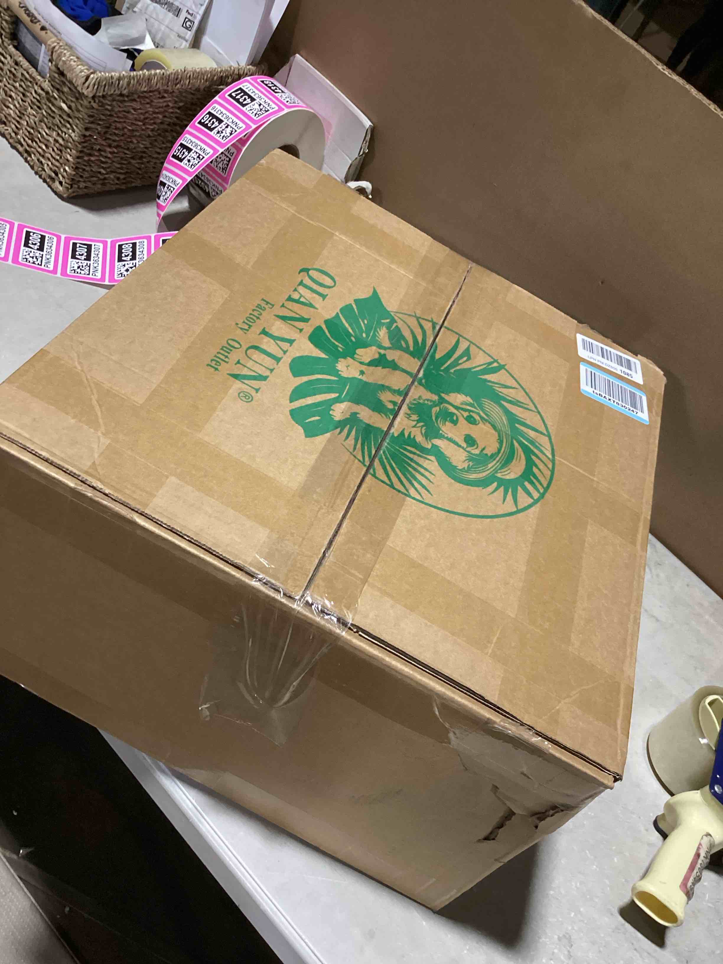 https://s3.amazonaws.com/lotting-images-prod/bidfta/PNK3634304_1753109052114.jpeg
