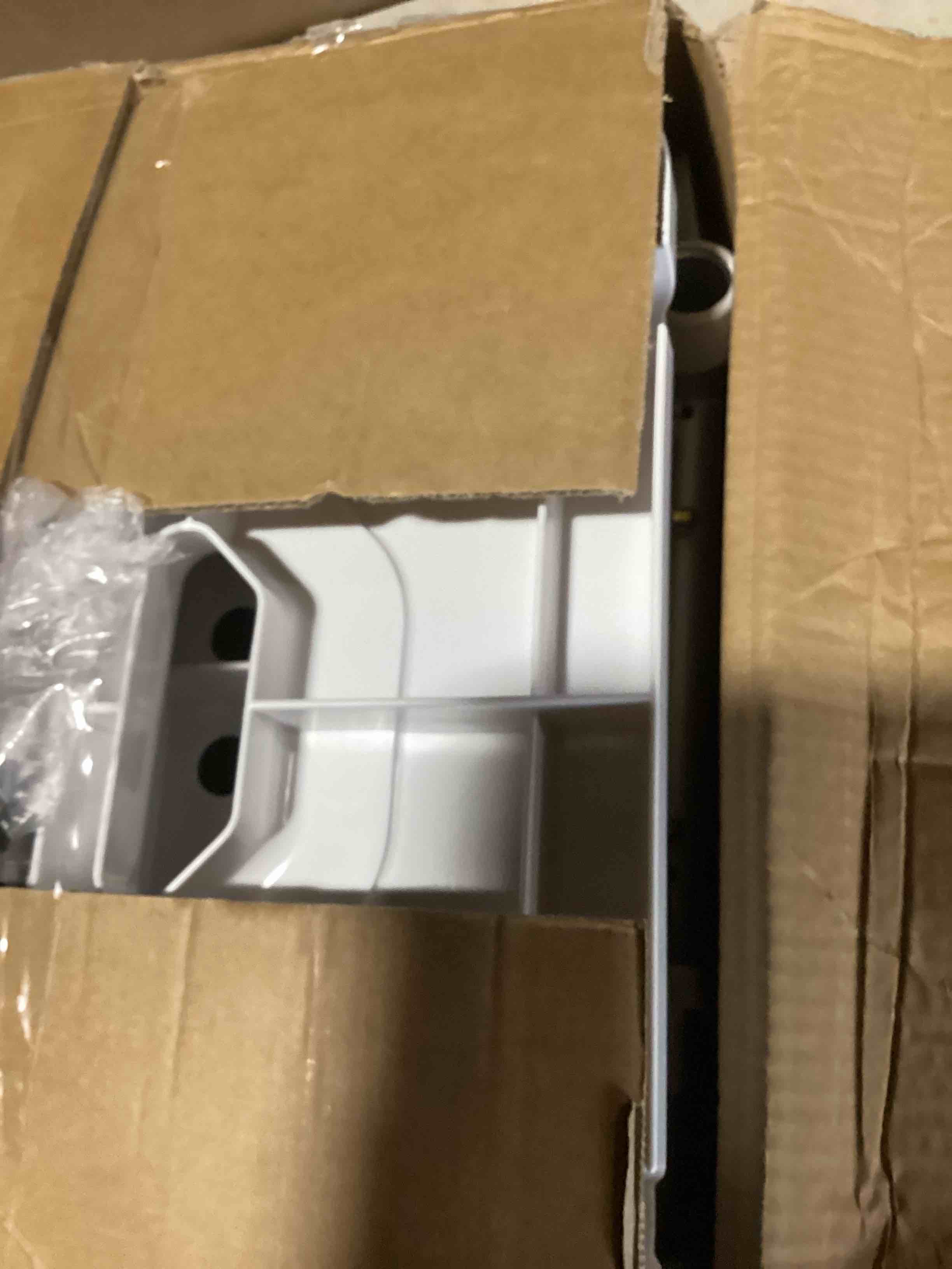 https://s3.amazonaws.com/lotting-images-prod/bidfta/PNK3635134_1754059510152.jpeg