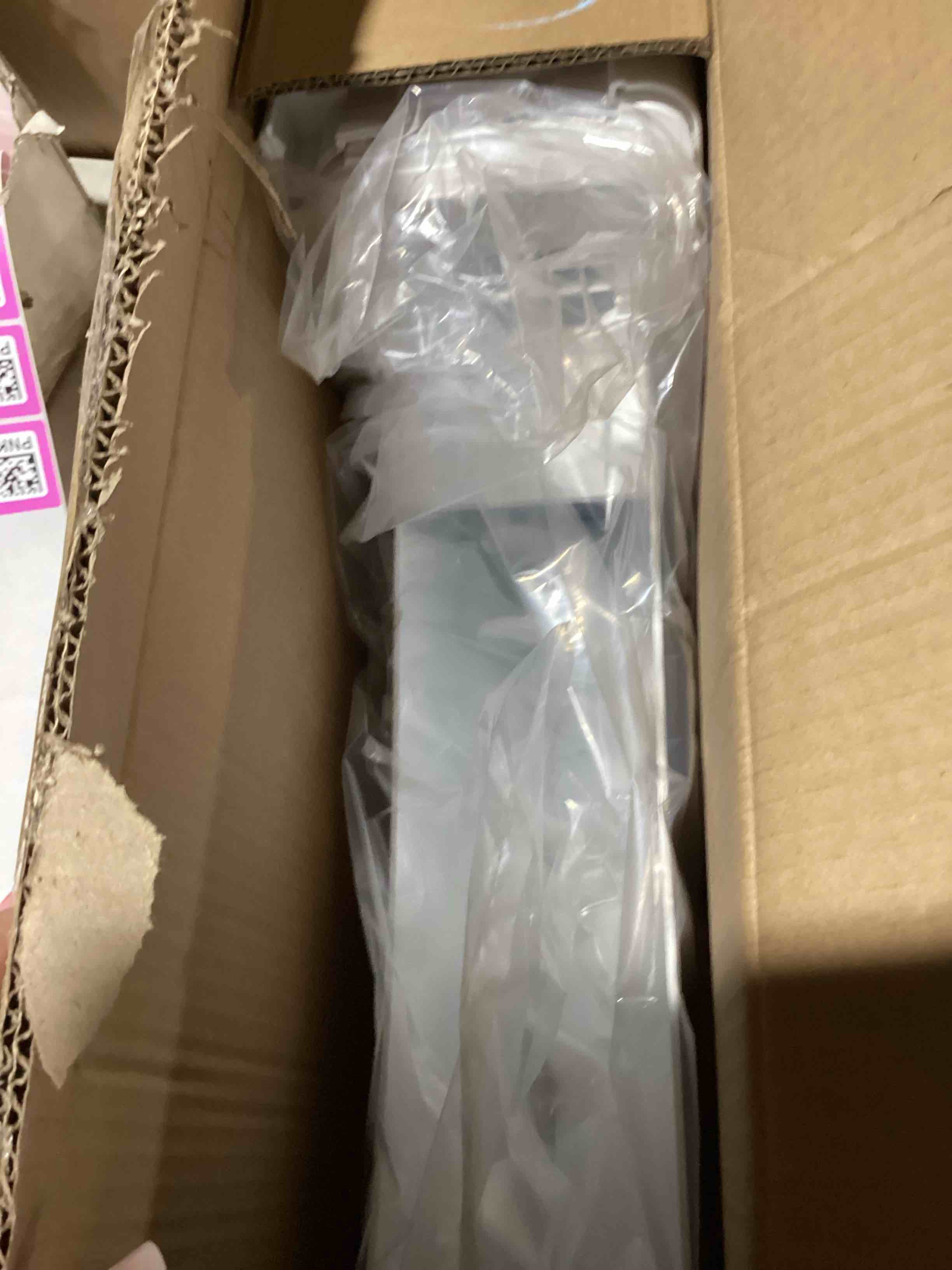 https://s3.amazonaws.com/lotting-images-prod/bidfta/PNK3635622_1754655054840.jpeg