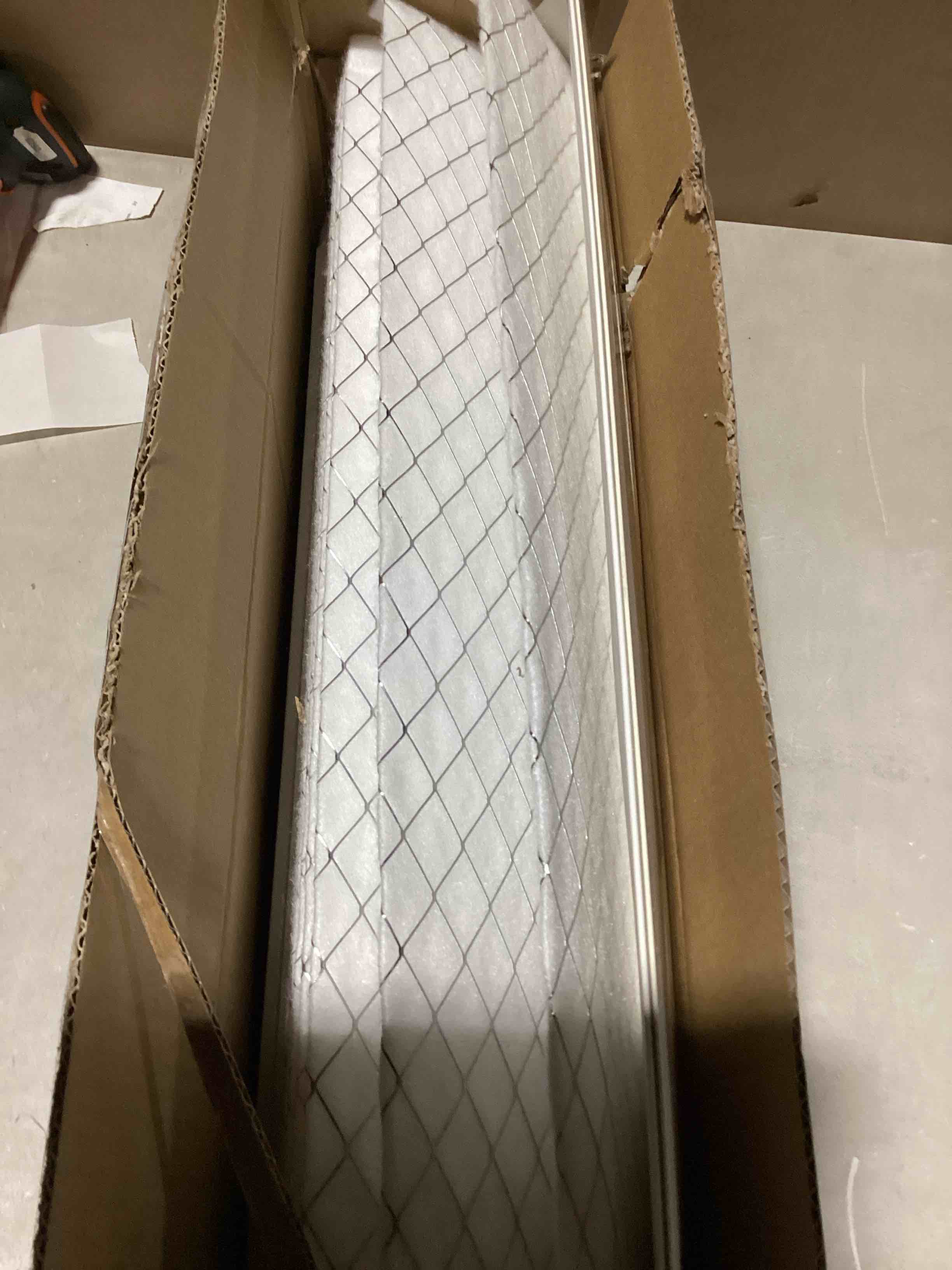 https://s3.amazonaws.com/lotting-images-prod/bidfta/PNK3636399_1755689234767.jpeg