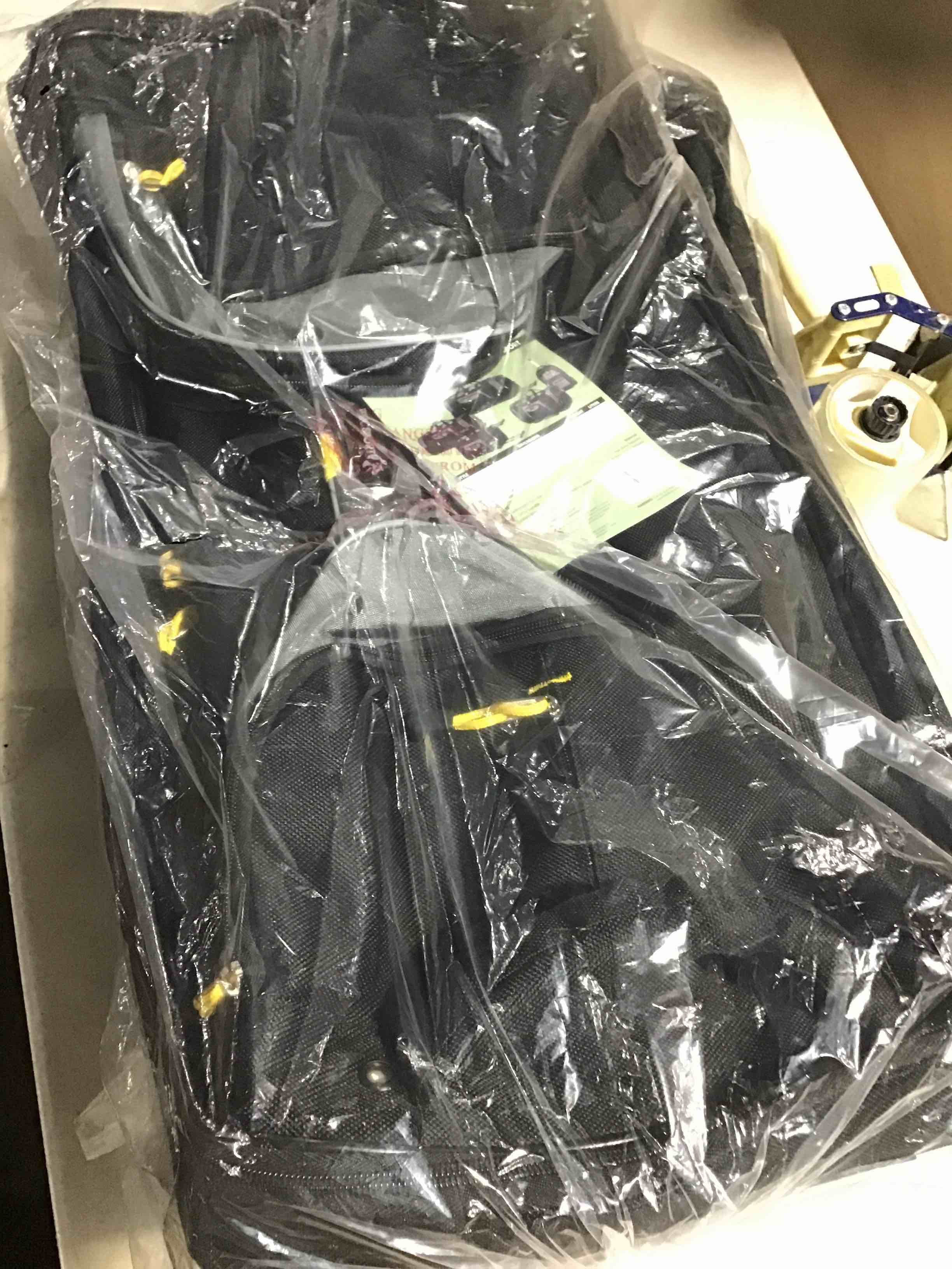 https://s3.amazonaws.com/lotting-images-prod/bidfta/PNK3637386_1750348494736.jpeg