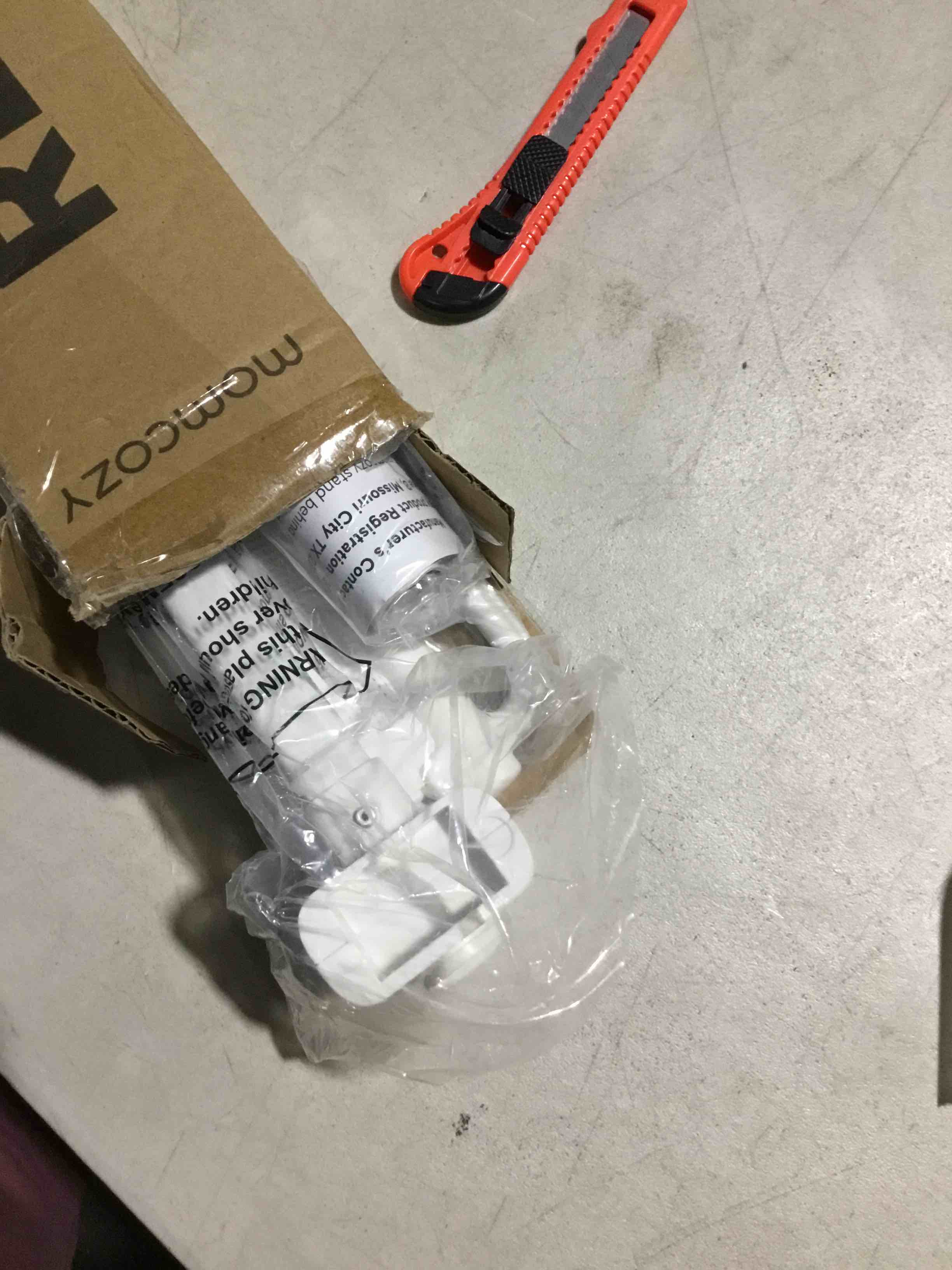 https://s3.amazonaws.com/lotting-images-prod/bidfta/PNK3637779_1750698647171.jpeg