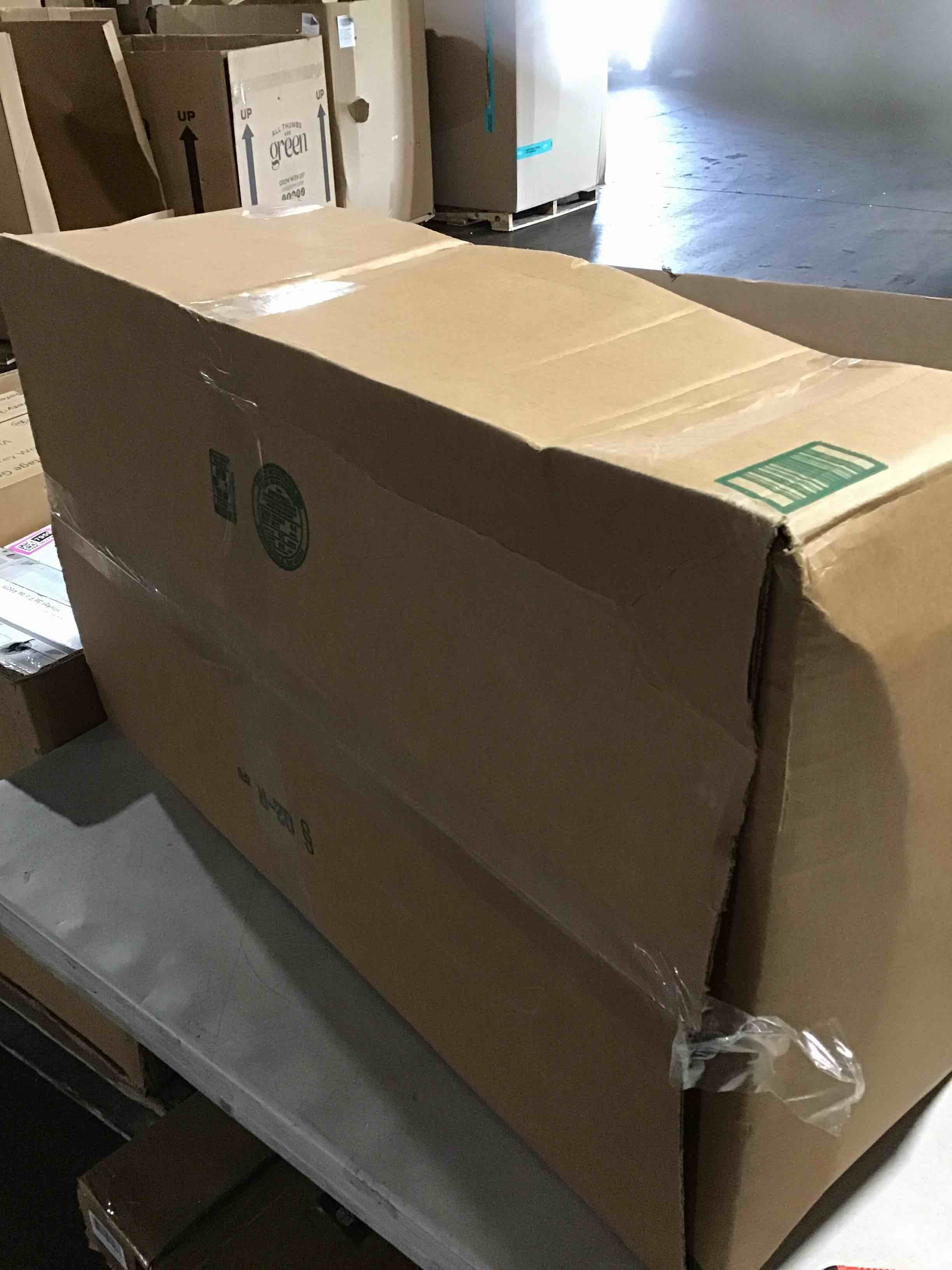 https://s3.amazonaws.com/lotting-images-prod/bidfta/PNK3637965_1750783755431.jpeg