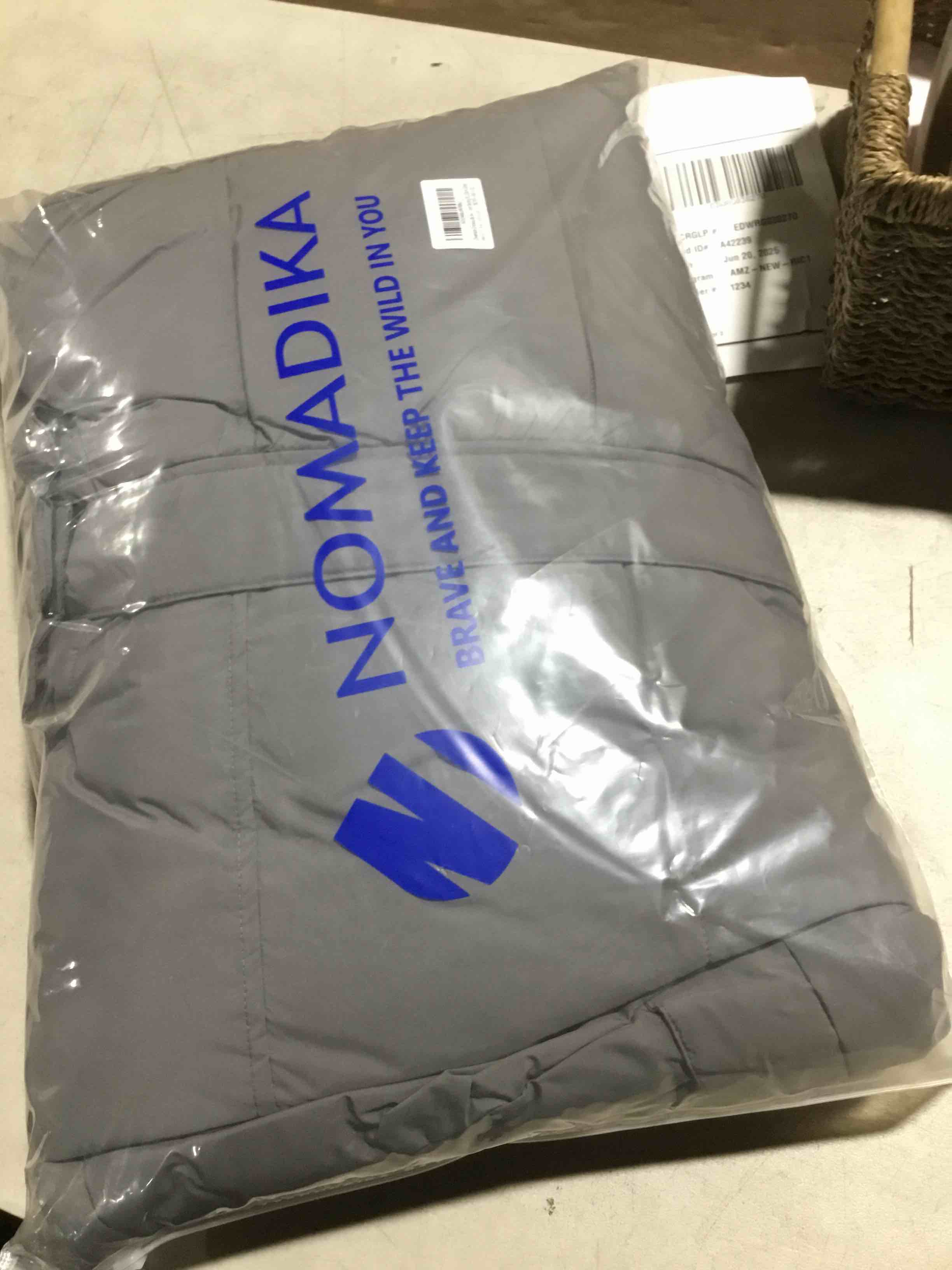 https://s3.amazonaws.com/lotting-images-prod/bidfta/PNK3638033_1750850269719.jpeg
