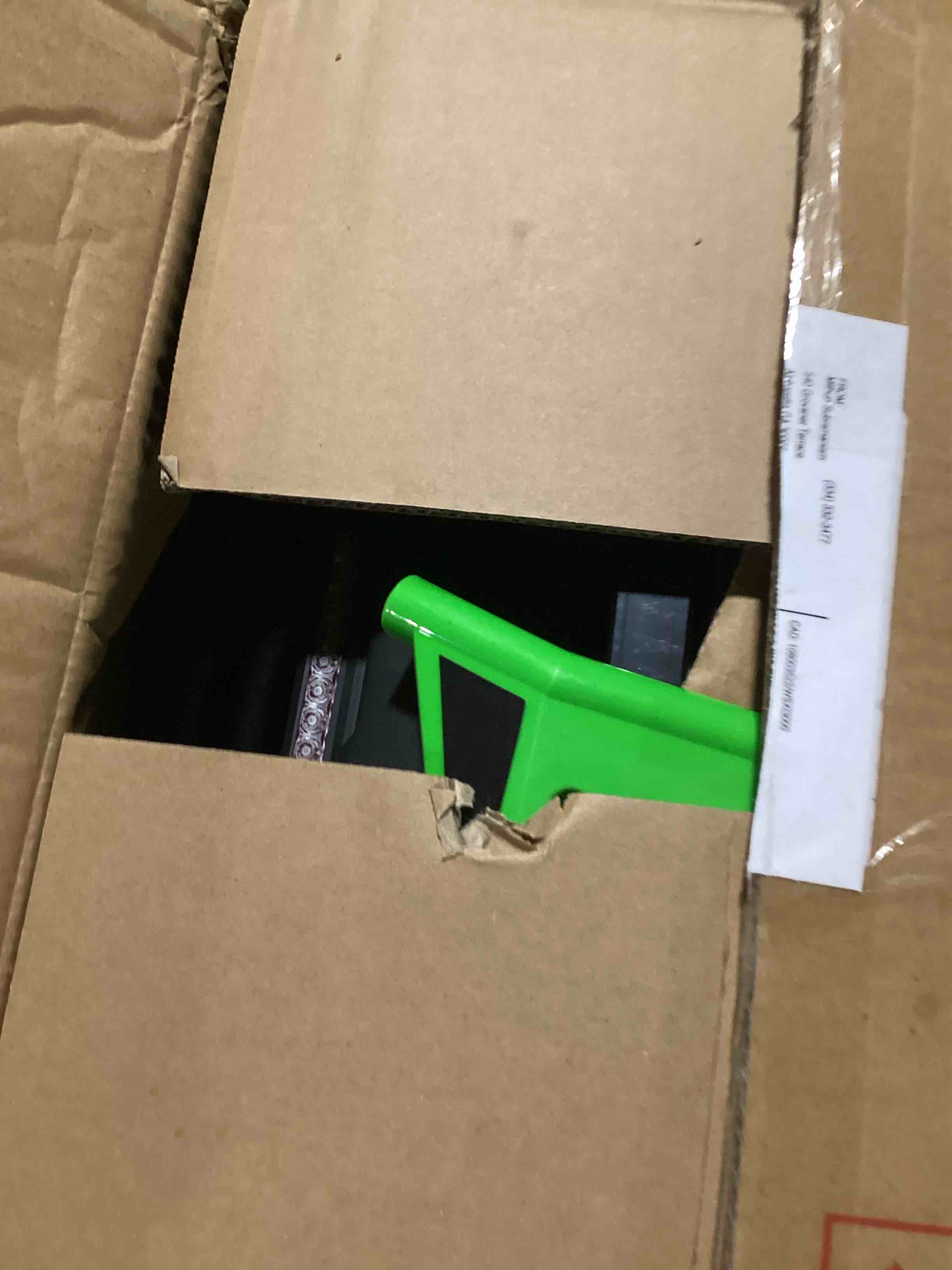 https://s3.amazonaws.com/lotting-images-prod/bidfta/PNK3639726_1752497618877.jpeg