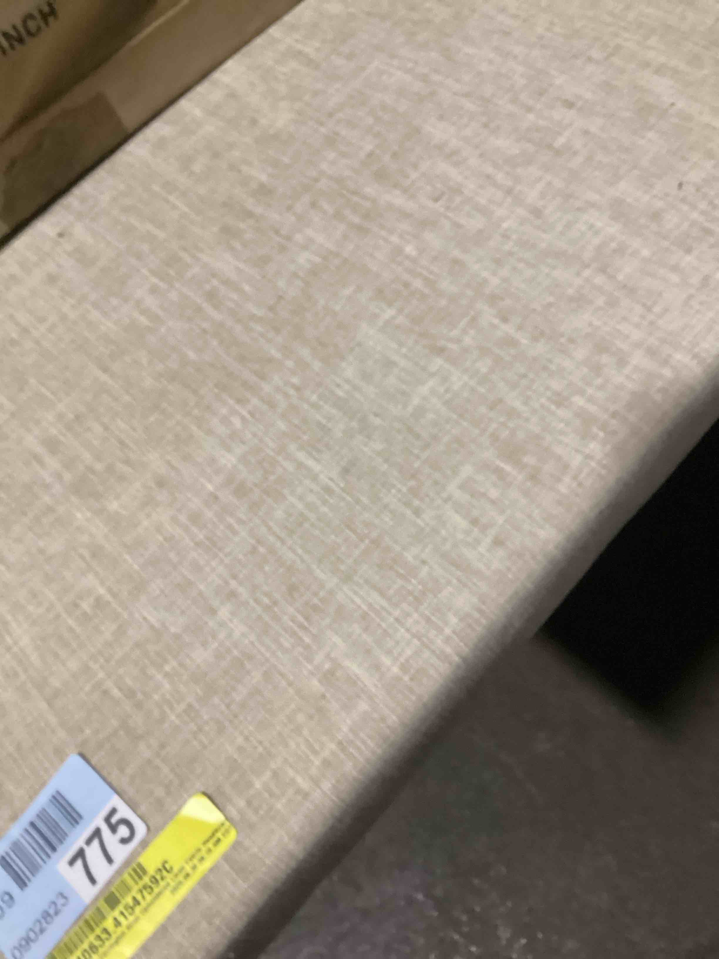 https://s3.amazonaws.com/lotting-images-prod/bidfta/PNK3639754_1752508959331.jpeg