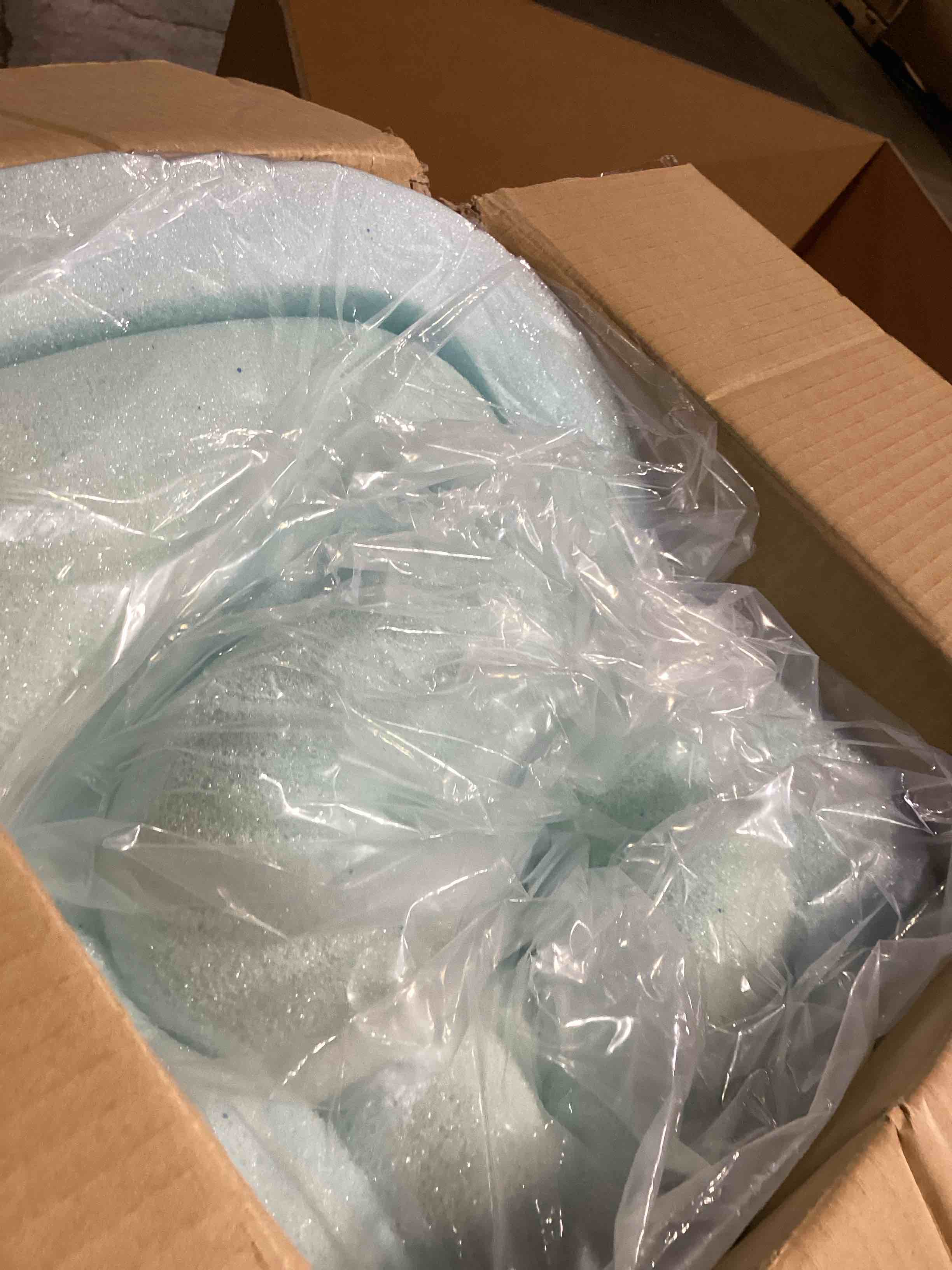 https://s3.amazonaws.com/lotting-images-prod/bidfta/PNK3639811_1752519238489.jpeg