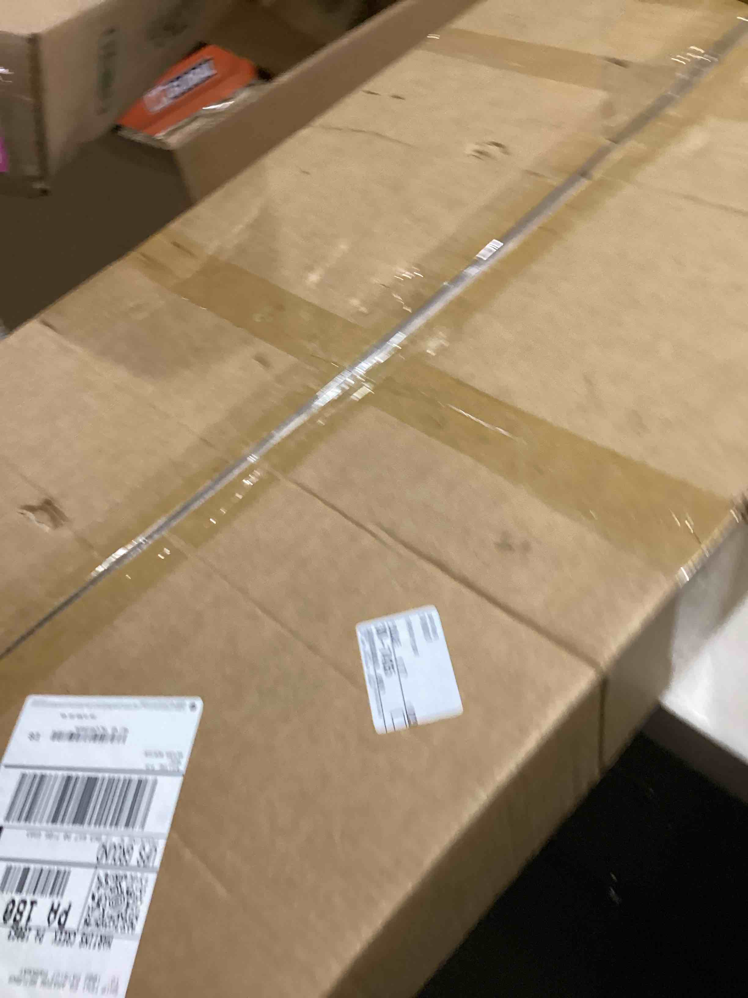 https://s3.amazonaws.com/lotting-images-prod/bidfta/PNK3639823_1752578014633.jpeg