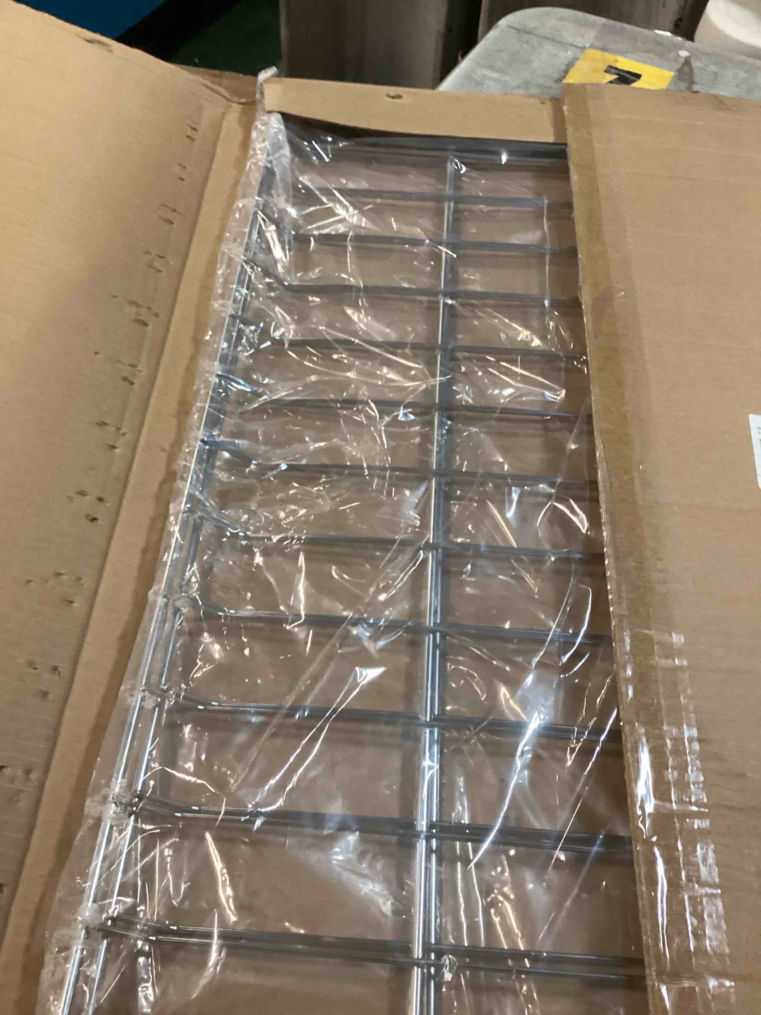 https://s3.amazonaws.com/lotting-images-prod/bidfta/PNK3640390_1747407242425.jpeg