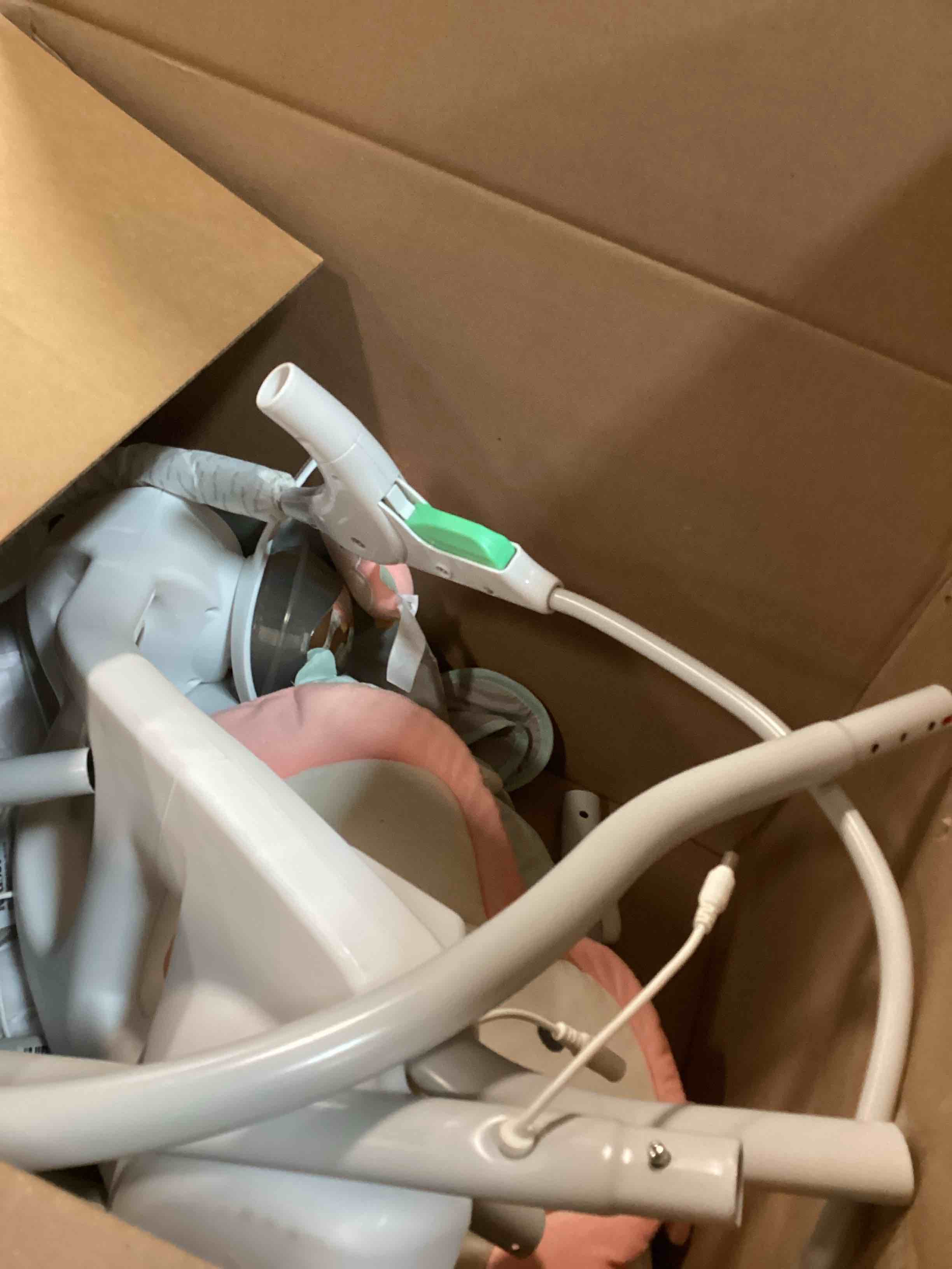 https://s3.amazonaws.com/lotting-images-prod/bidfta/PNK3640921_1747762198517.jpeg