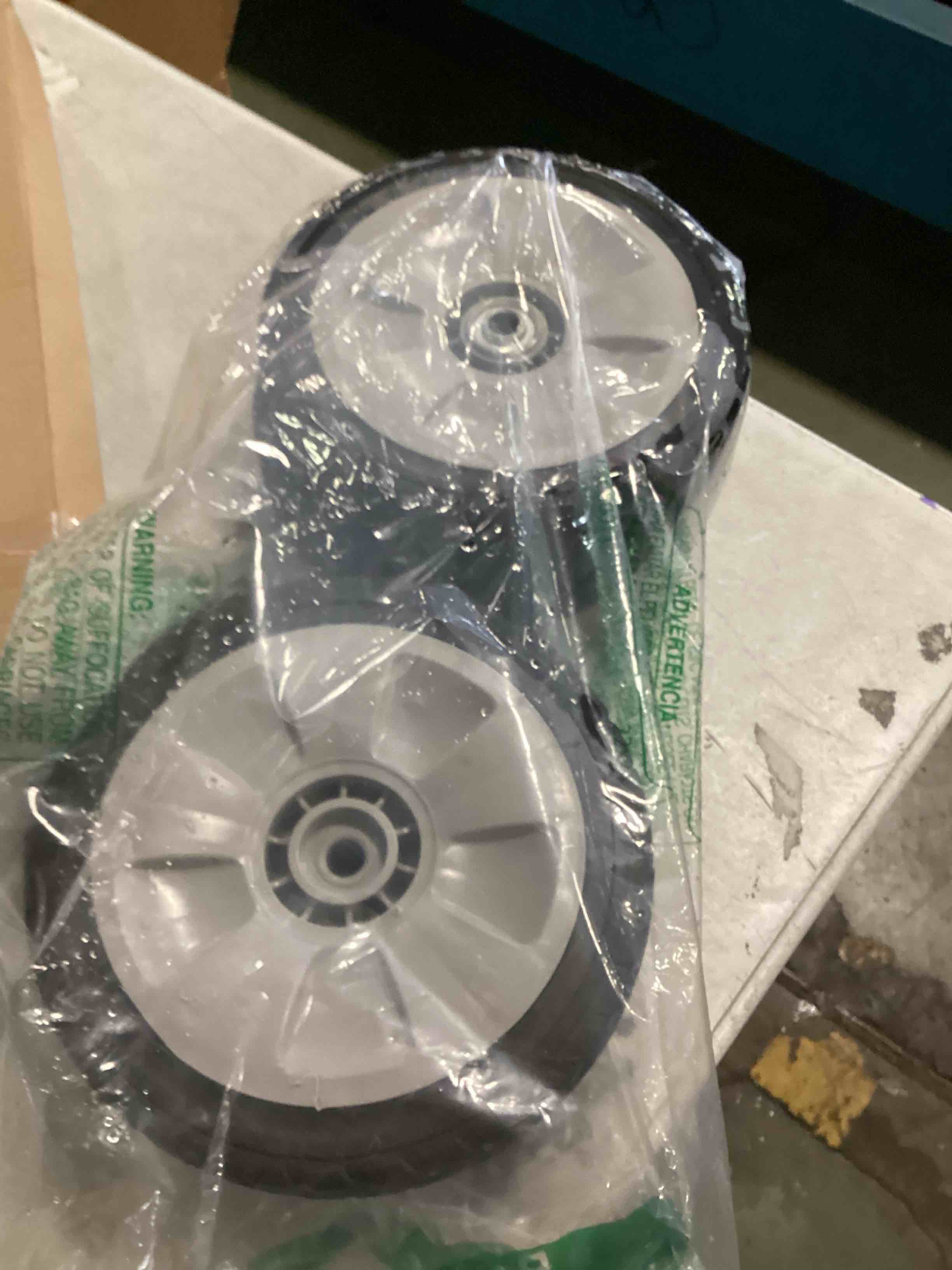 https://s3.amazonaws.com/lotting-images-prod/bidfta/PNK3642028_1748438307758.jpeg
