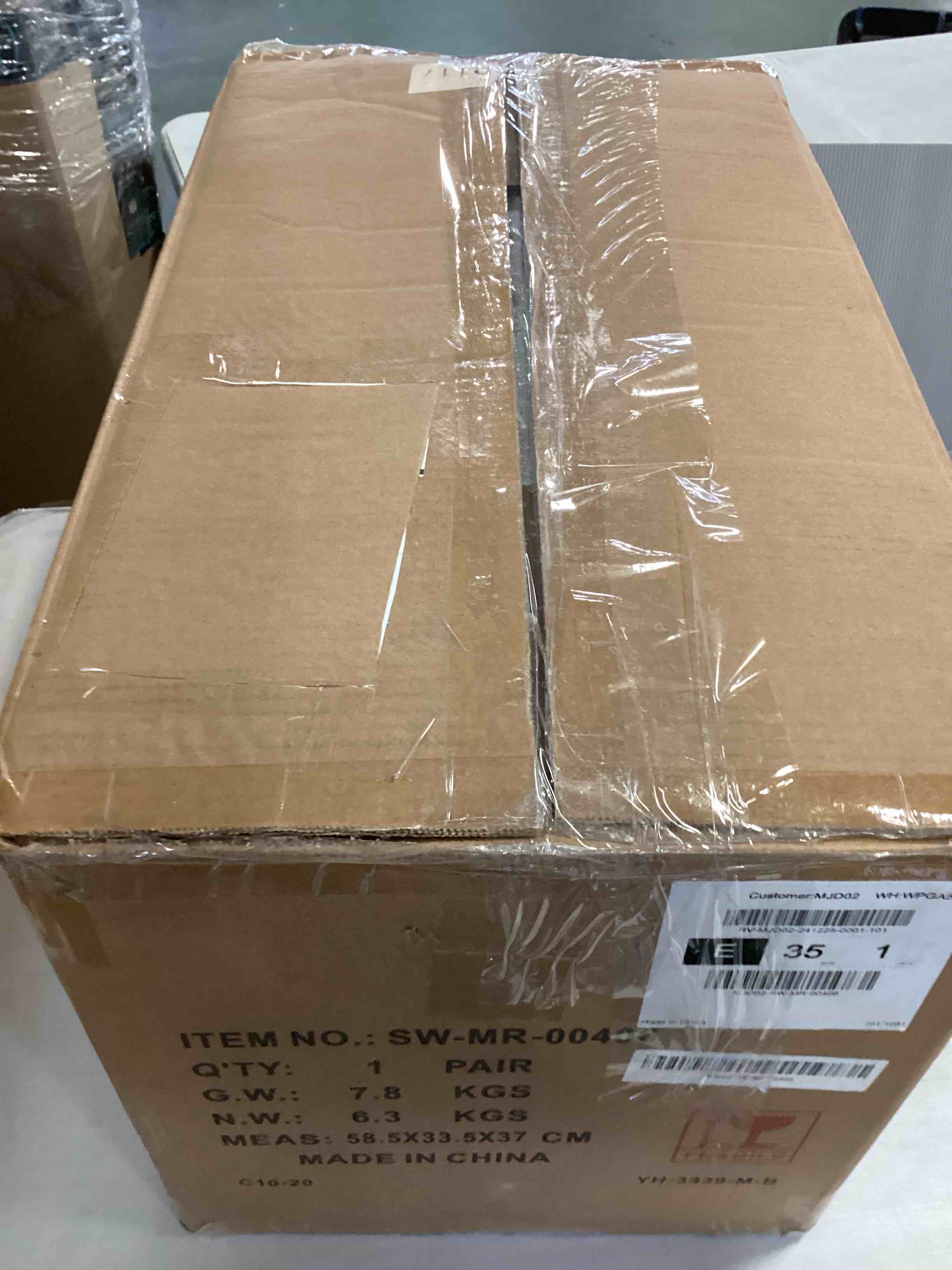 https://s3.amazonaws.com/lotting-images-prod/bidfta/PNK3643057_1749821387389.jpeg