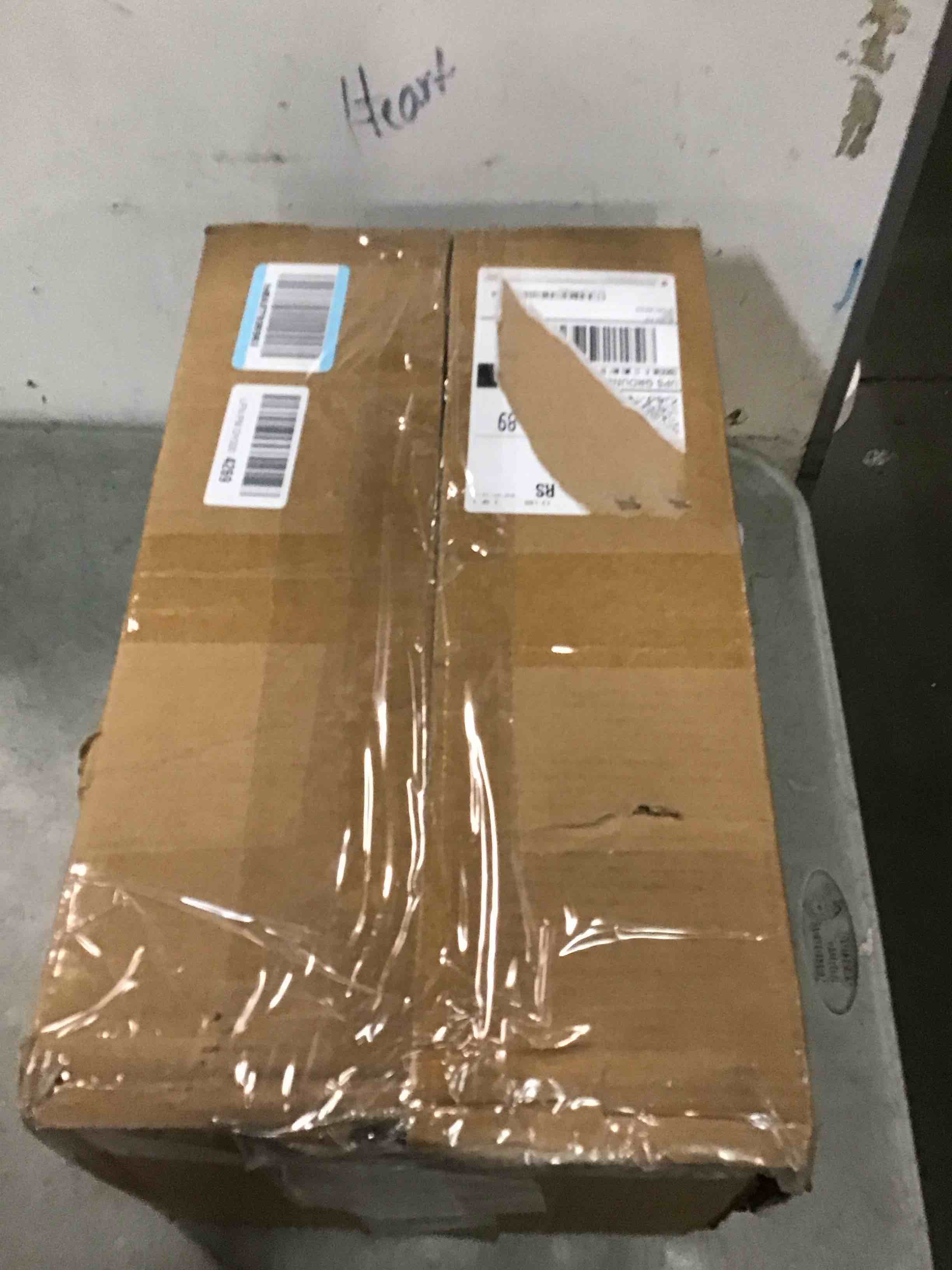 https://s3.amazonaws.com/lotting-images-prod/bidfta/PNK3643301_1749901244842.jpeg