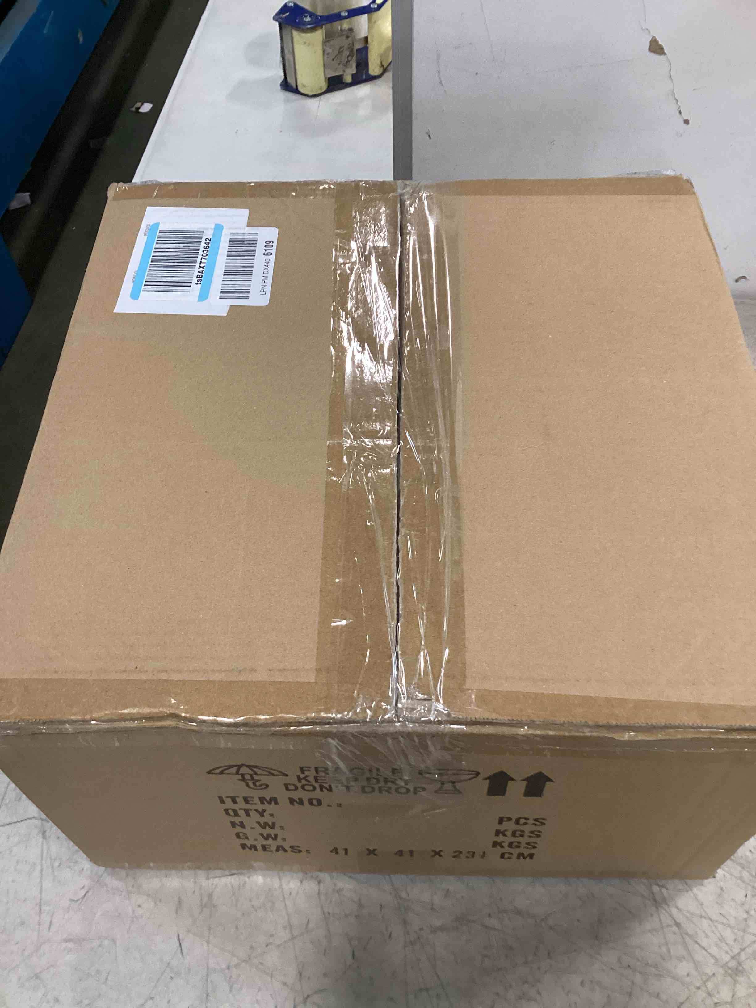 https://s3.amazonaws.com/lotting-images-prod/bidfta/PNK3645081_1751036673799.jpeg