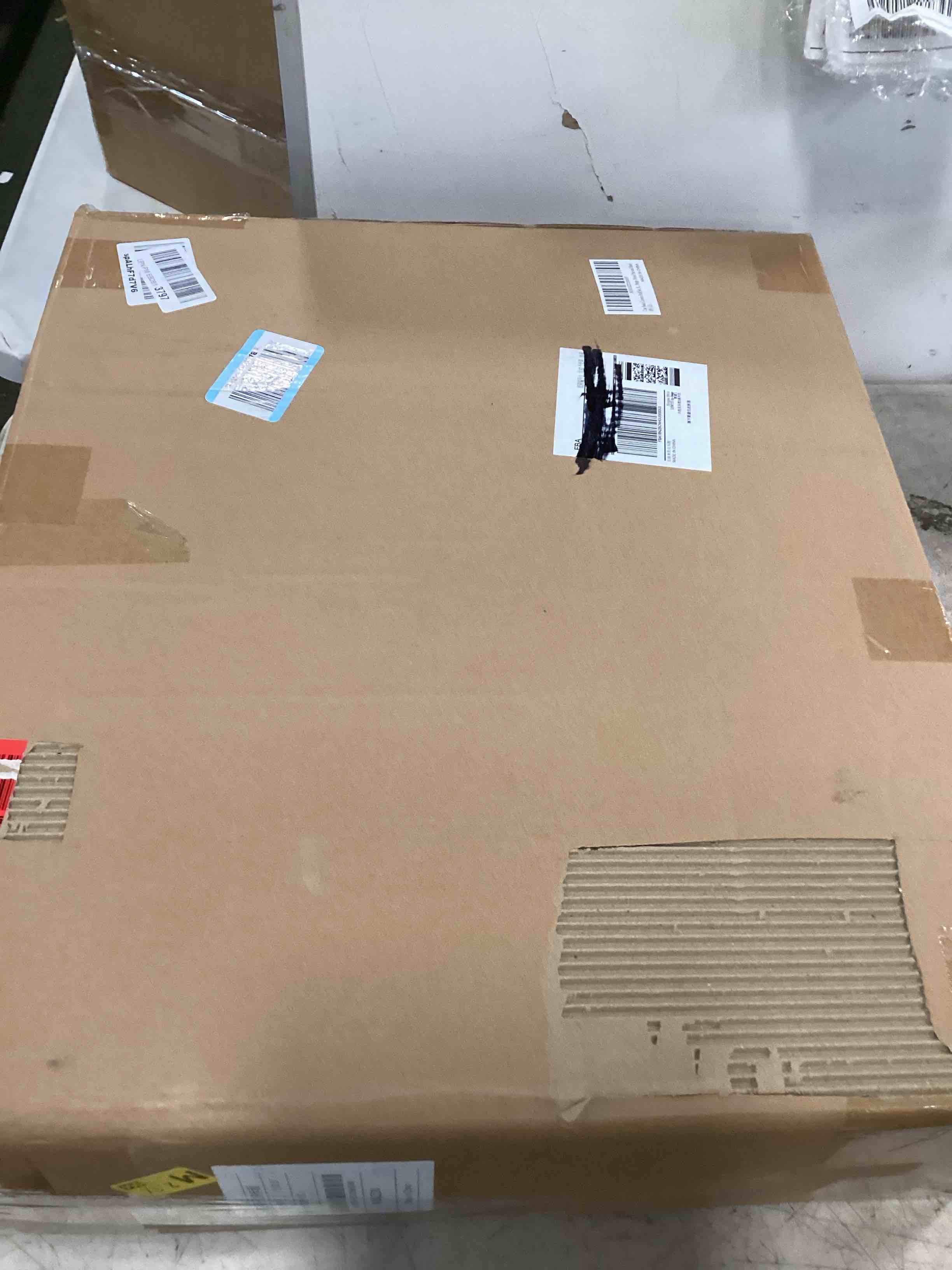 https://s3.amazonaws.com/lotting-images-prod/bidfta/PNK3645089_1751037356542.jpeg