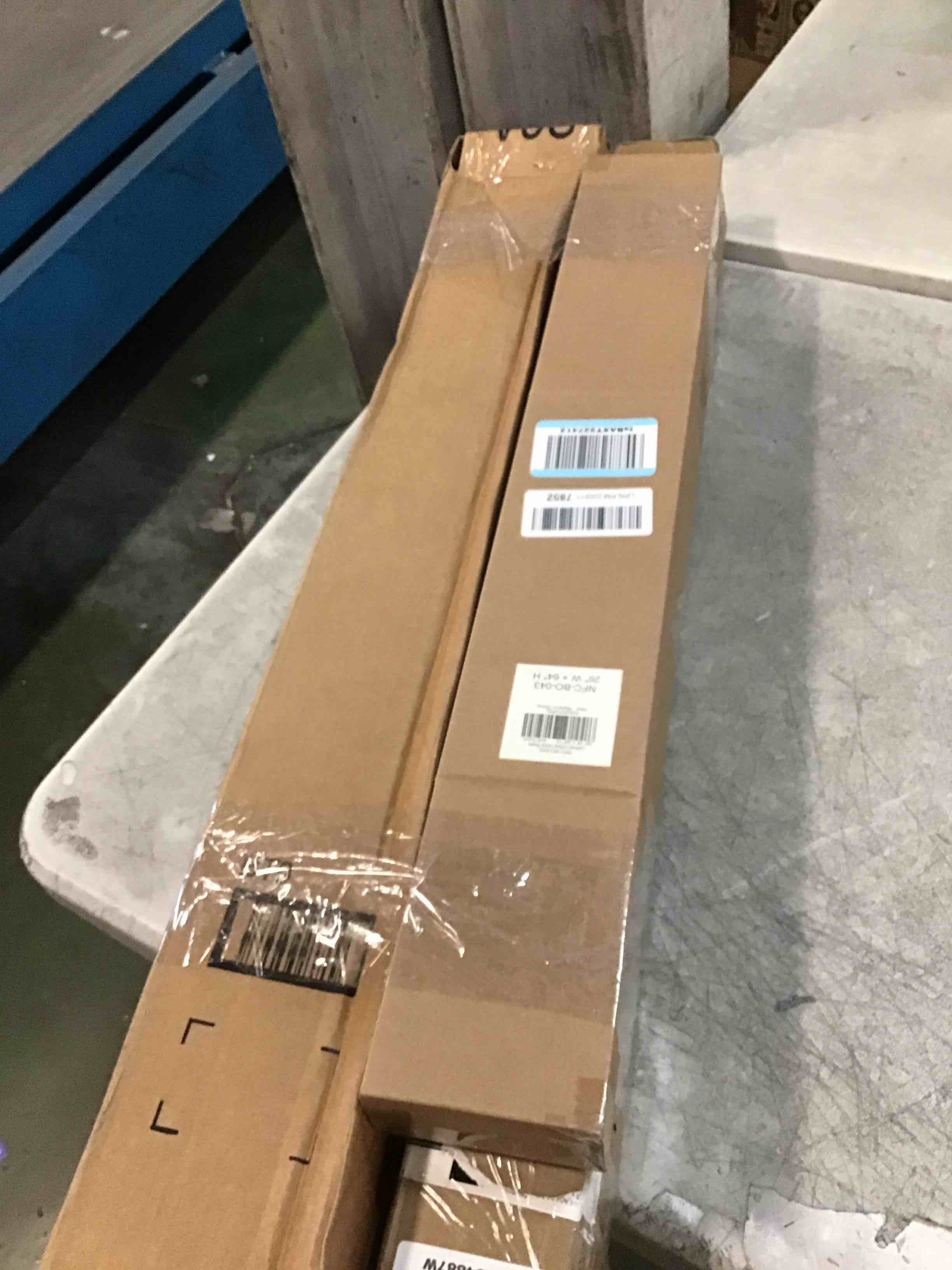 https://s3.amazonaws.com/lotting-images-prod/bidfta/PNK3648920_1748960573375.jpeg