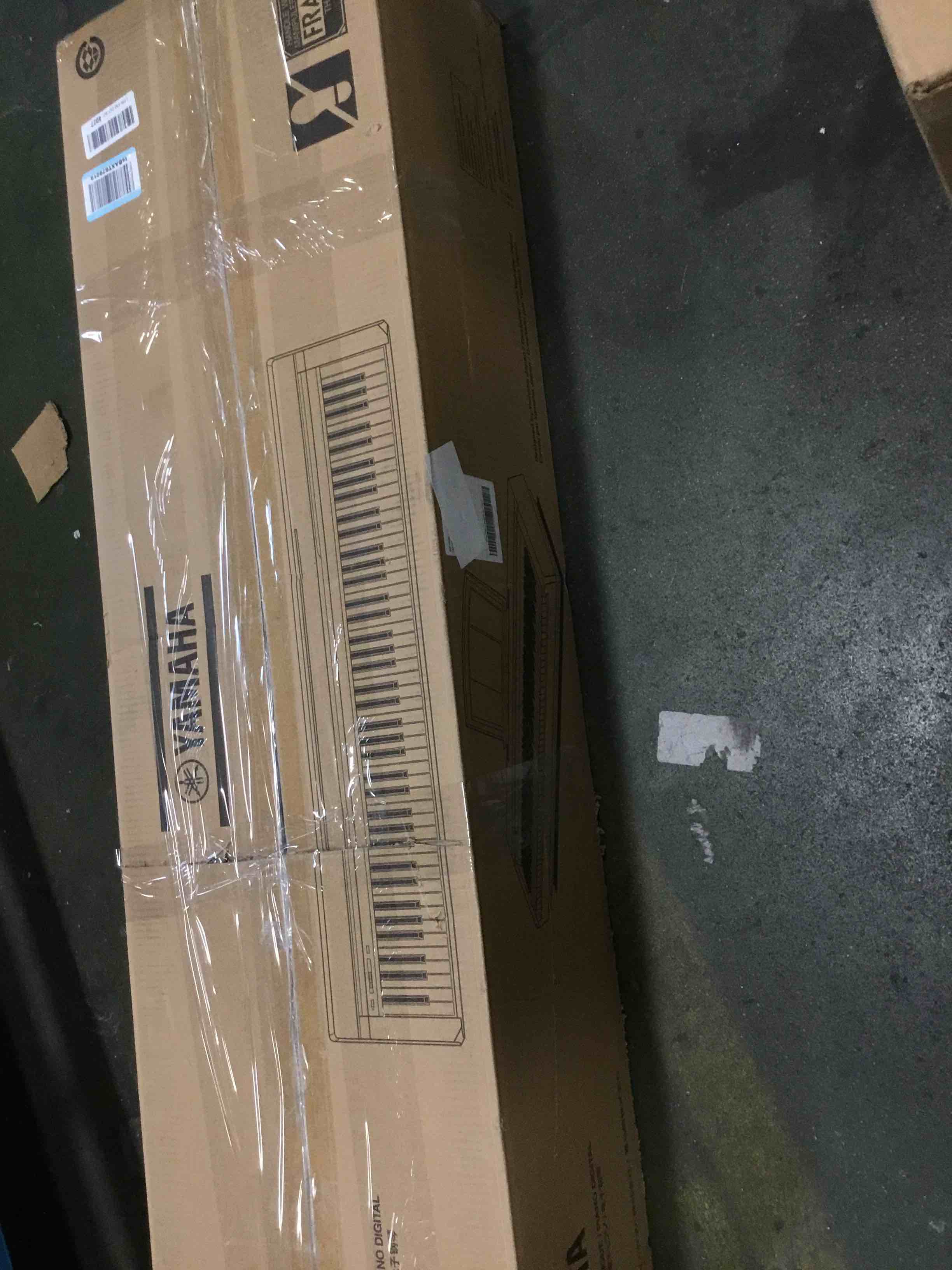 https://s3.amazonaws.com/lotting-images-prod/bidfta/PNK3649364_1747229263934.jpeg