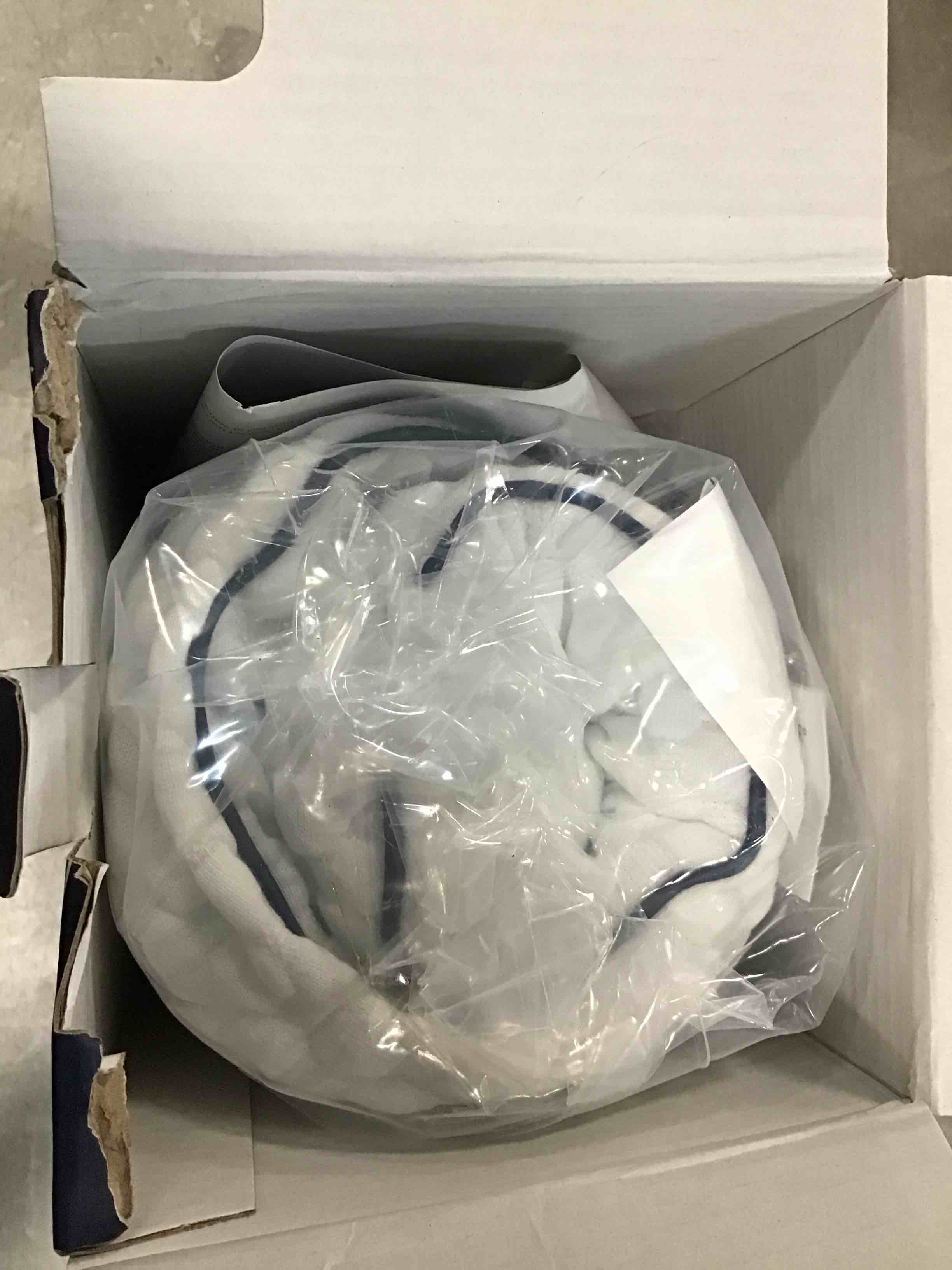 https://s3.amazonaws.com/lotting-images-prod/bidfta/PNK3649502_1747245650729.jpeg