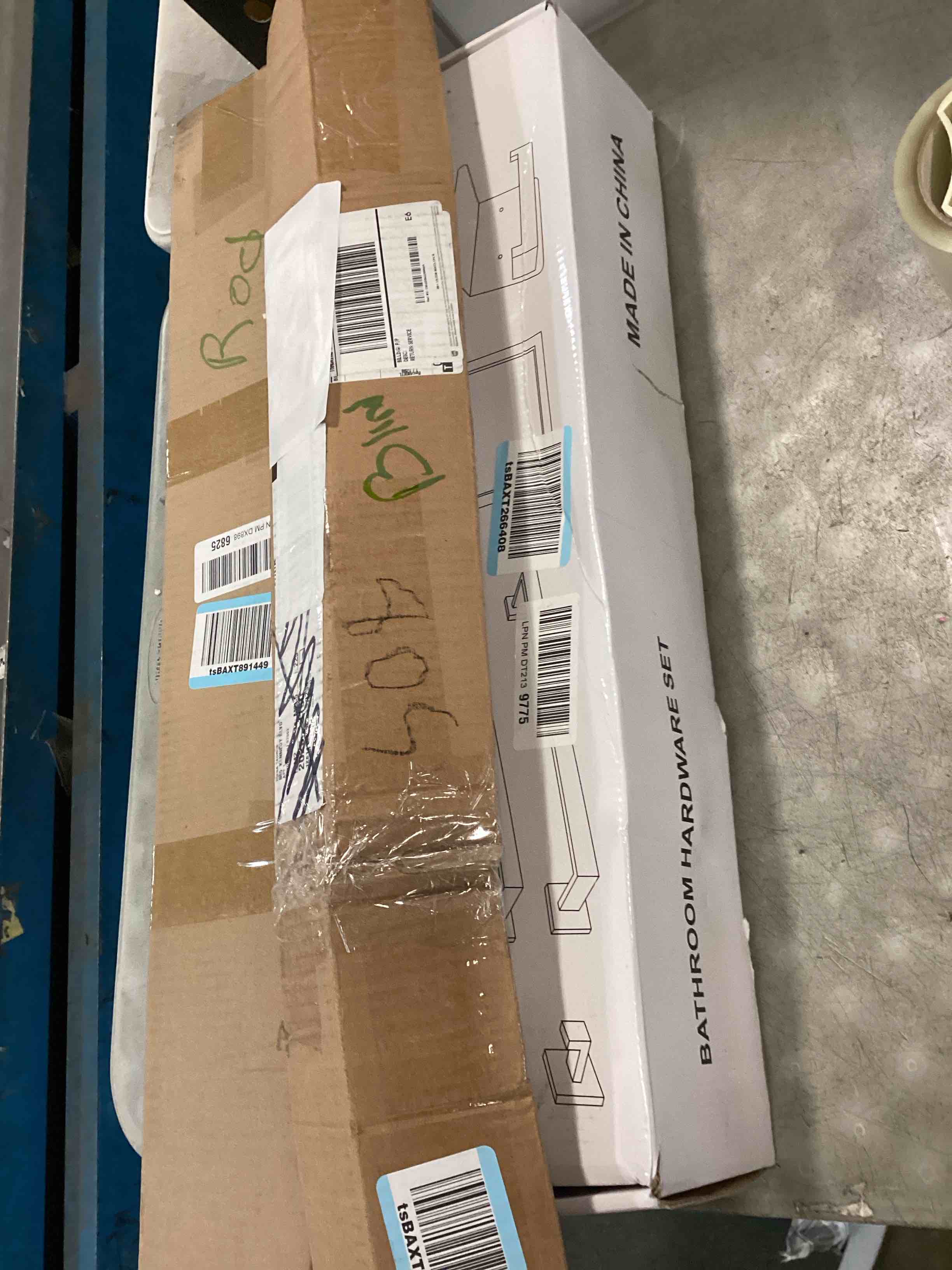 https://s3.amazonaws.com/lotting-images-prod/bidfta/PNK3649812_1747333863815.jpeg
