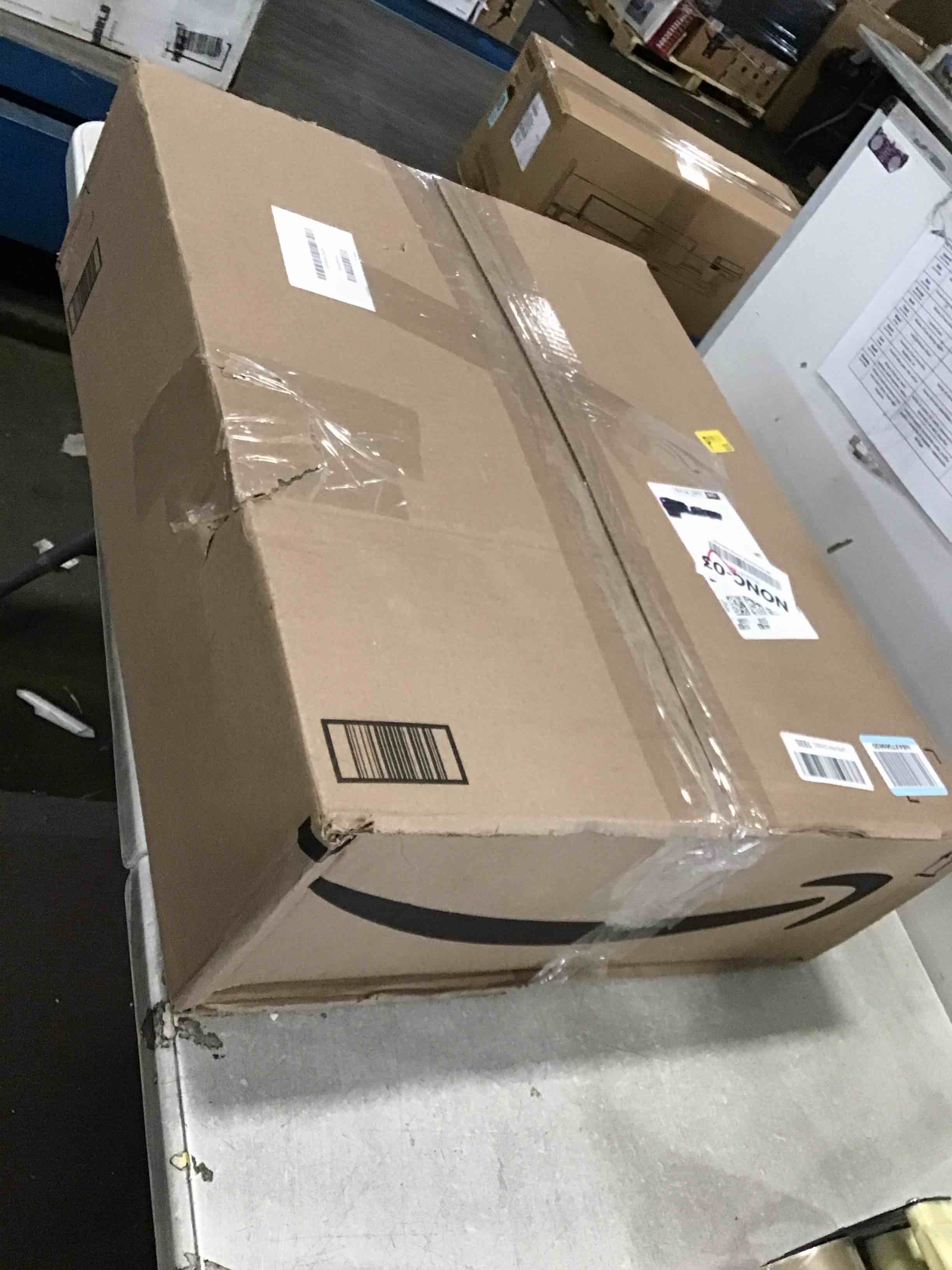 https://s3.amazonaws.com/lotting-images-prod/bidfta/PNK3652559_1747330943969.jpeg