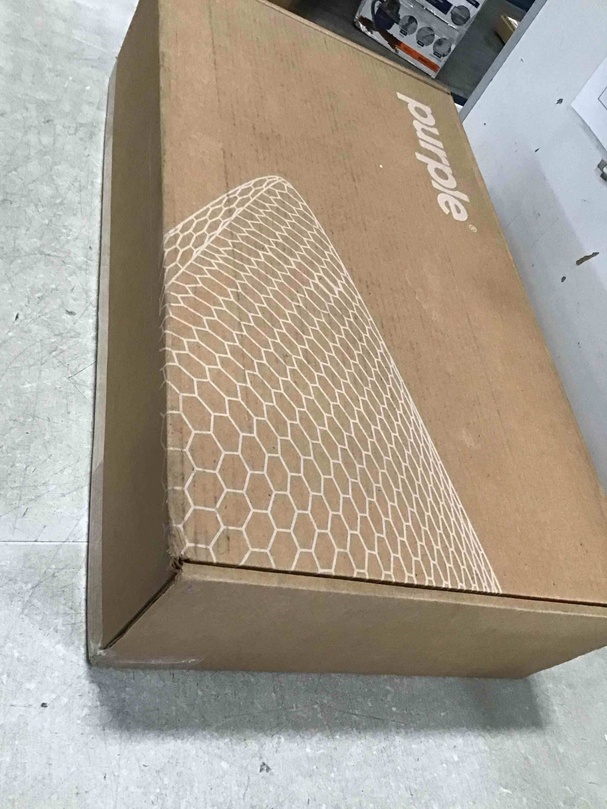 https://s3.amazonaws.com/lotting-images-prod/bidfta/PNK3652594_1747335182232.jpeg